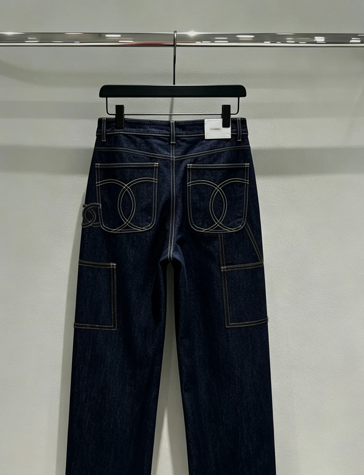 High-Rise Wide-Leg Straight Jeans D20518995 — view 3