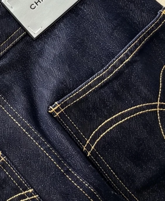 High-Rise Wide-Leg Straight Jeans D20518995 — view 8