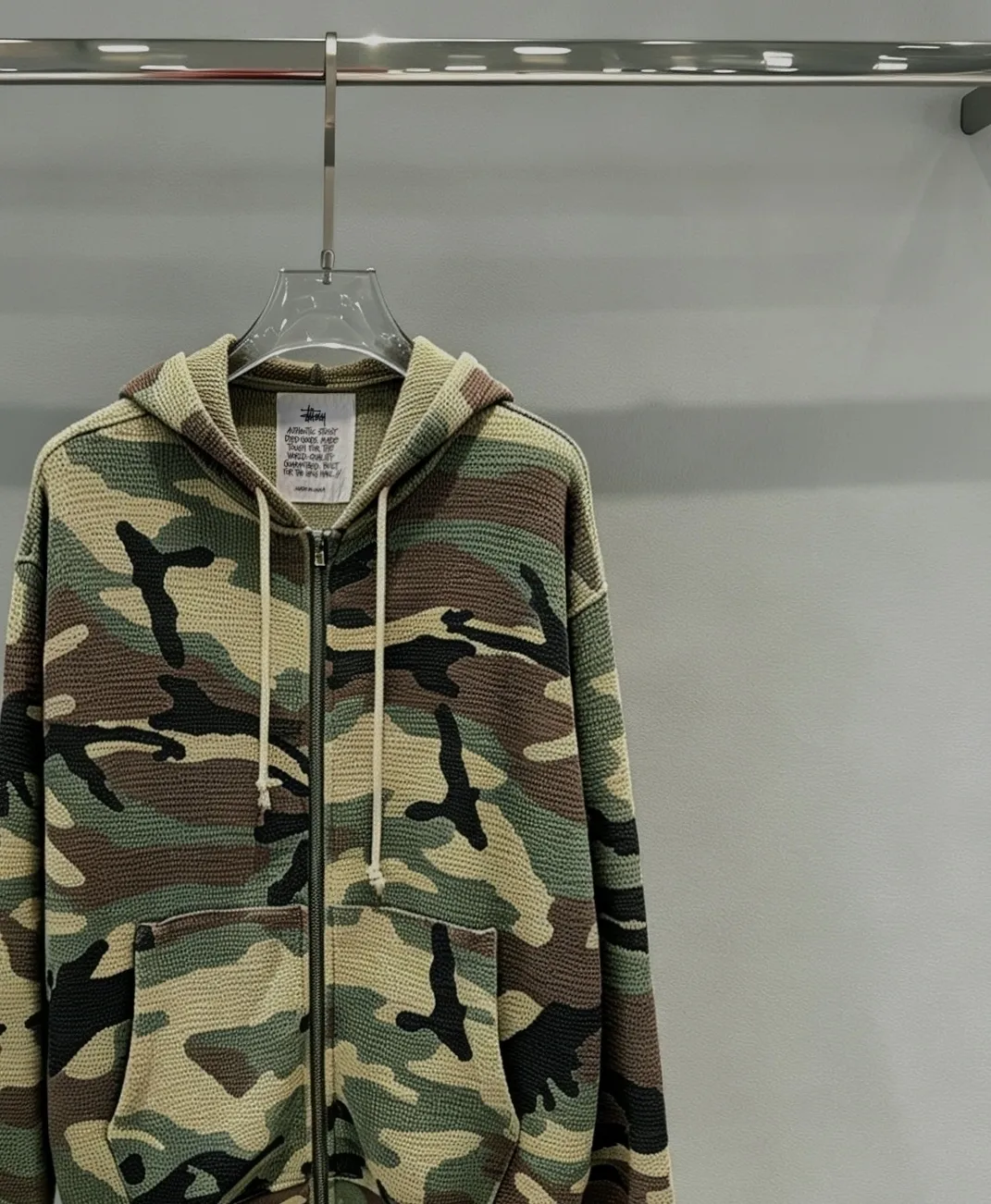 Camo Print Waffle-Knit Zip-Up Hoodie D23018988 — view 3