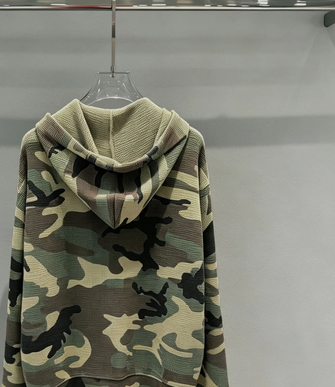 Camo Print Waffle-Knit Zip-Up Hoodie D23018988 — view 4