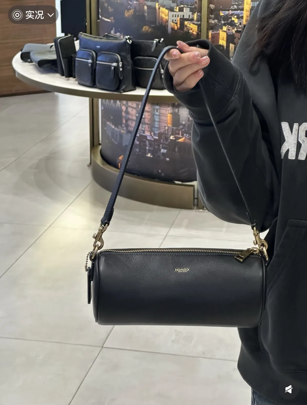 Monogram Cylinder Shoulder Bag D33017978 — view 4