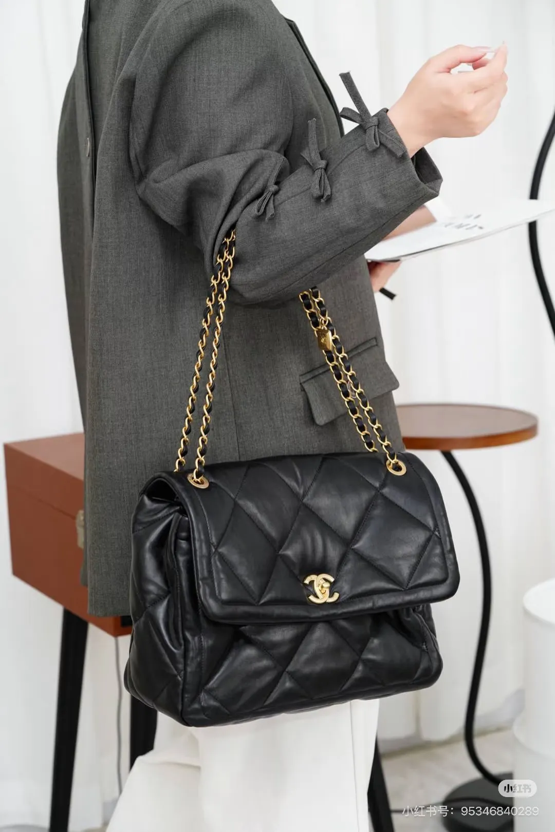 Chanel 25K Flap Chain Bag D36018194 — view 4
