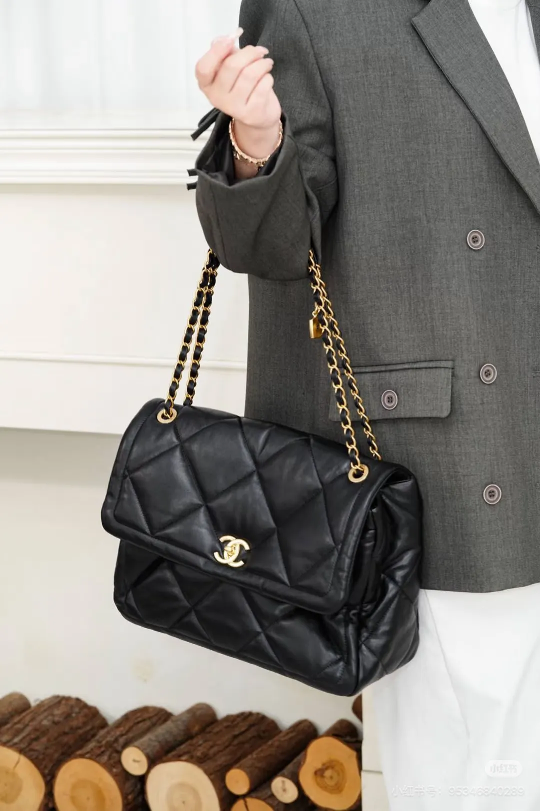 Chanel 25K Flap Chain Bag D36018194 — view 5
