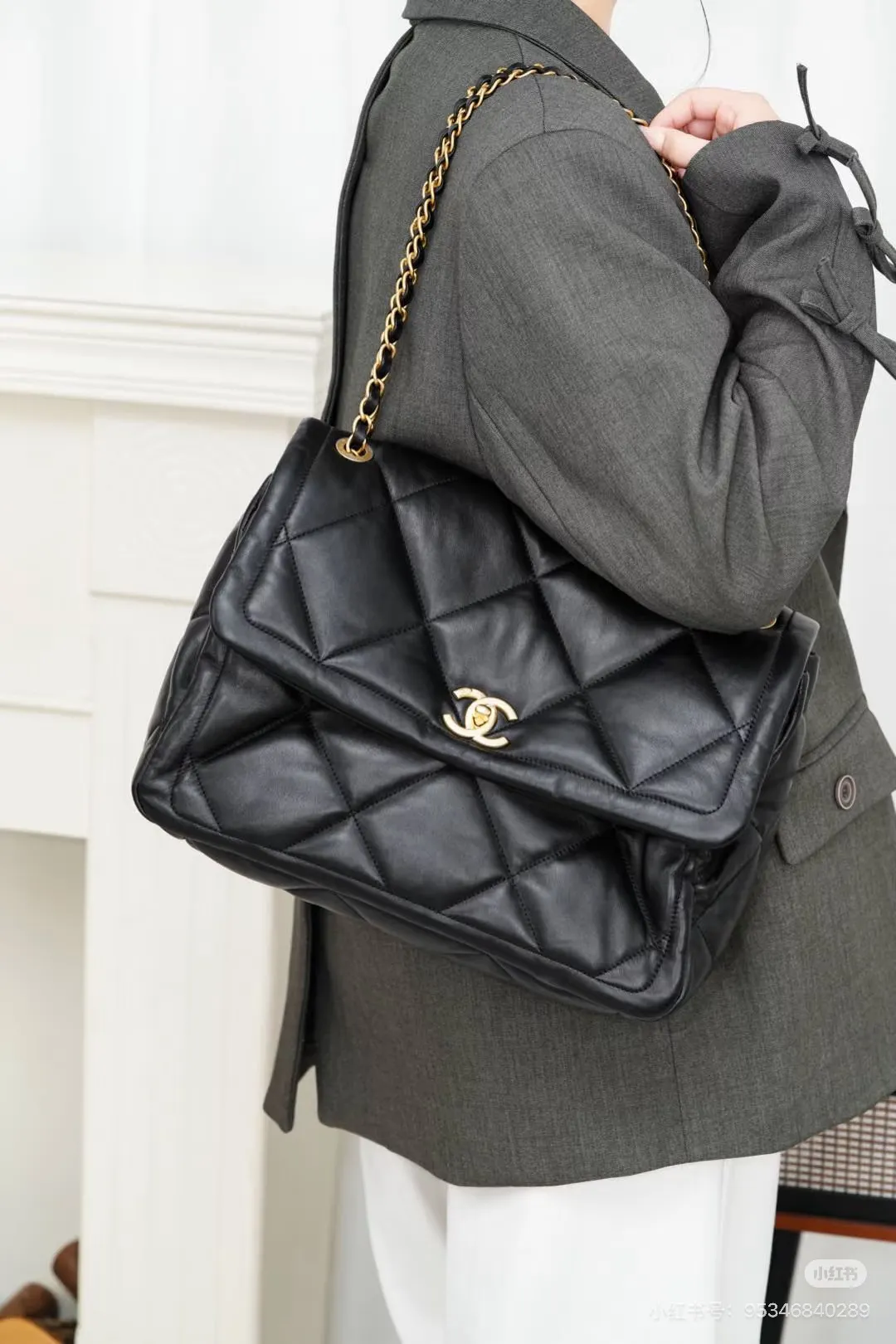 Chanel 25K Flap Chain Bag D36018194 — view 6
