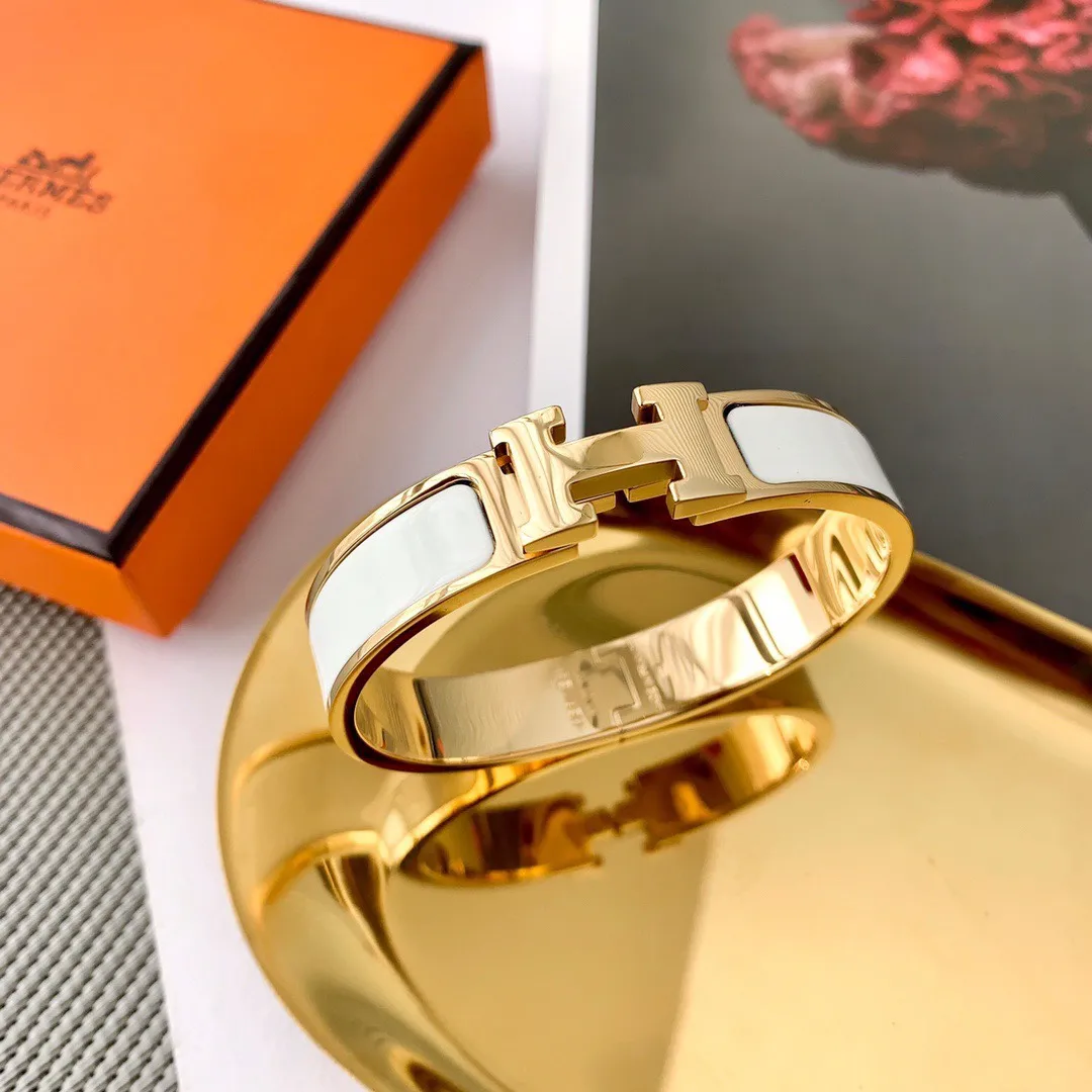 Clic H Enamel Bangle Bracelet D16017051