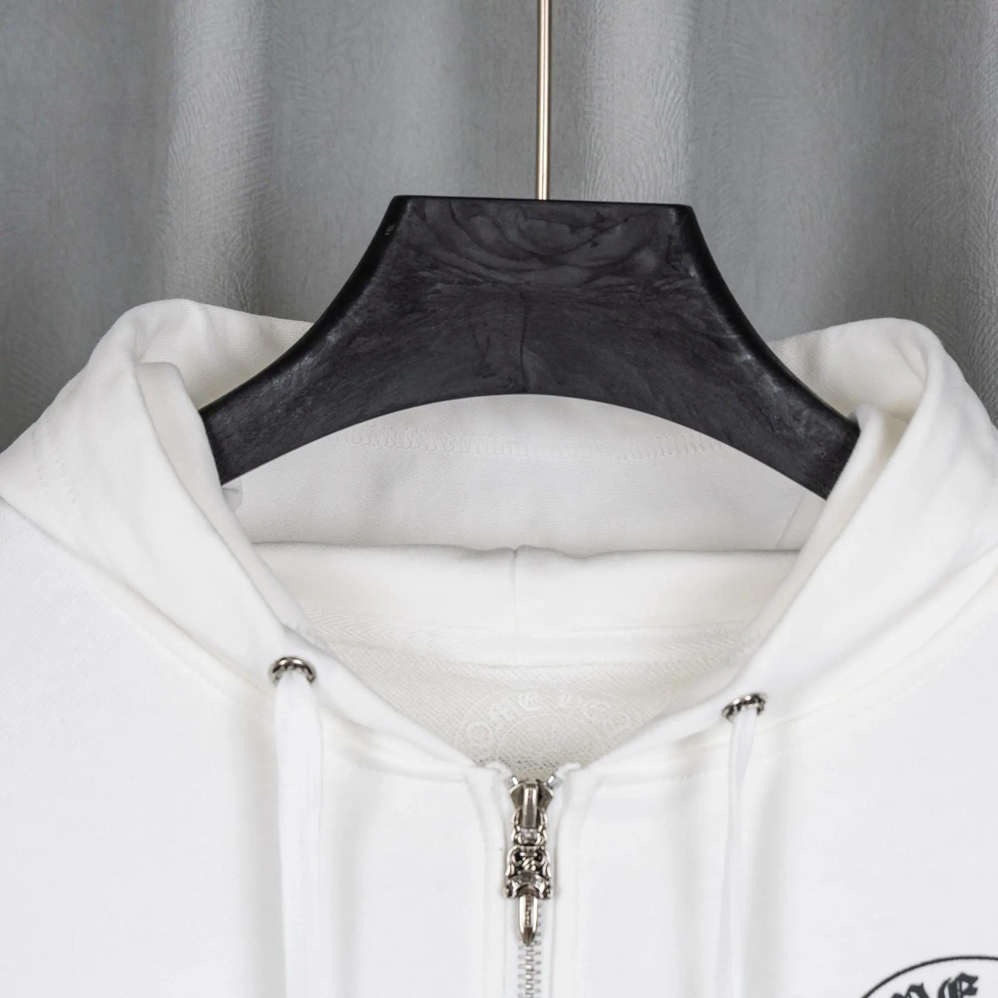 Embroidered Logo Zip-Up Hoodie D22519763 — view 4