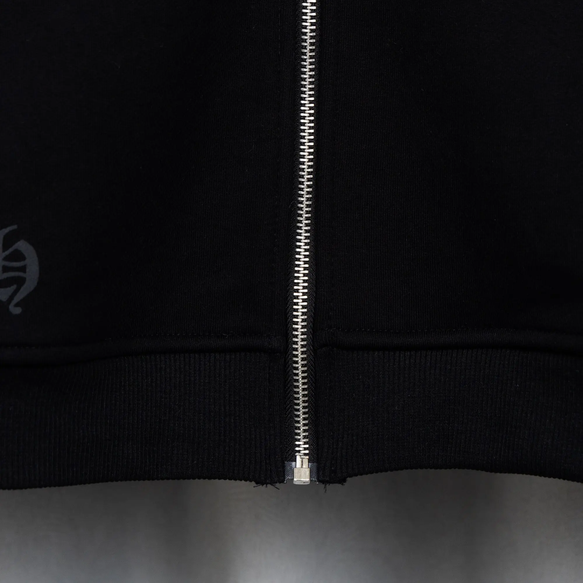 Logo Embroidery Zip-Up Hoodie D22519767 — view 16