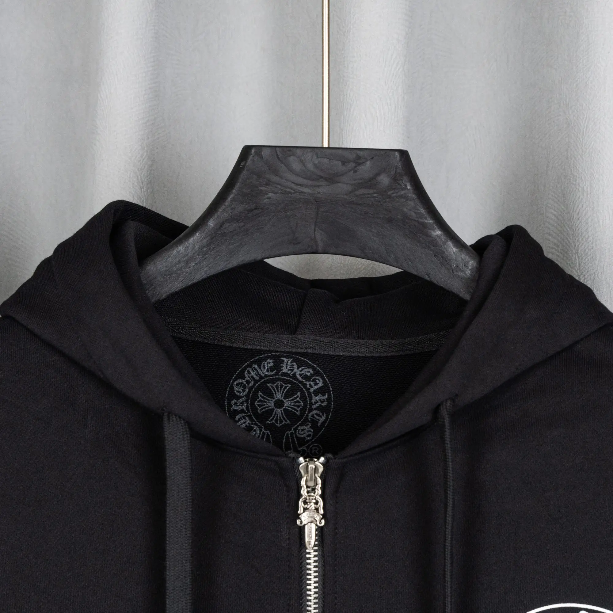 Logo Embroidery Zip-Up Hoodie D22519758 — view 9