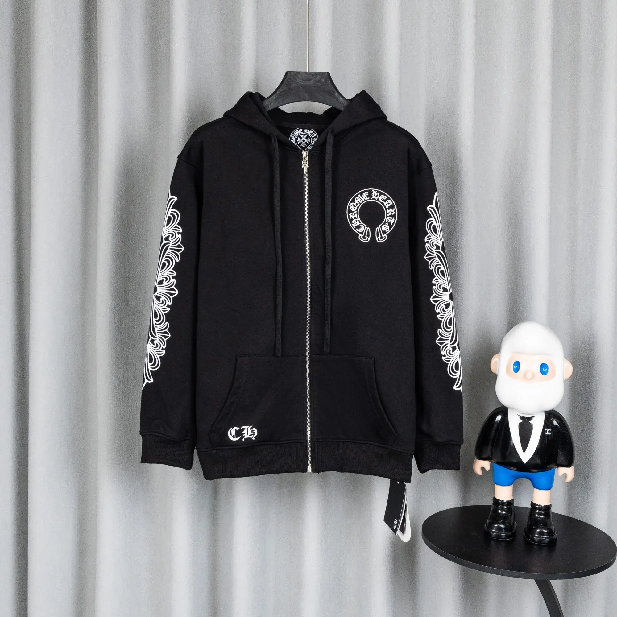 Embroidered Logo Zip-Up Hoodie D22519761