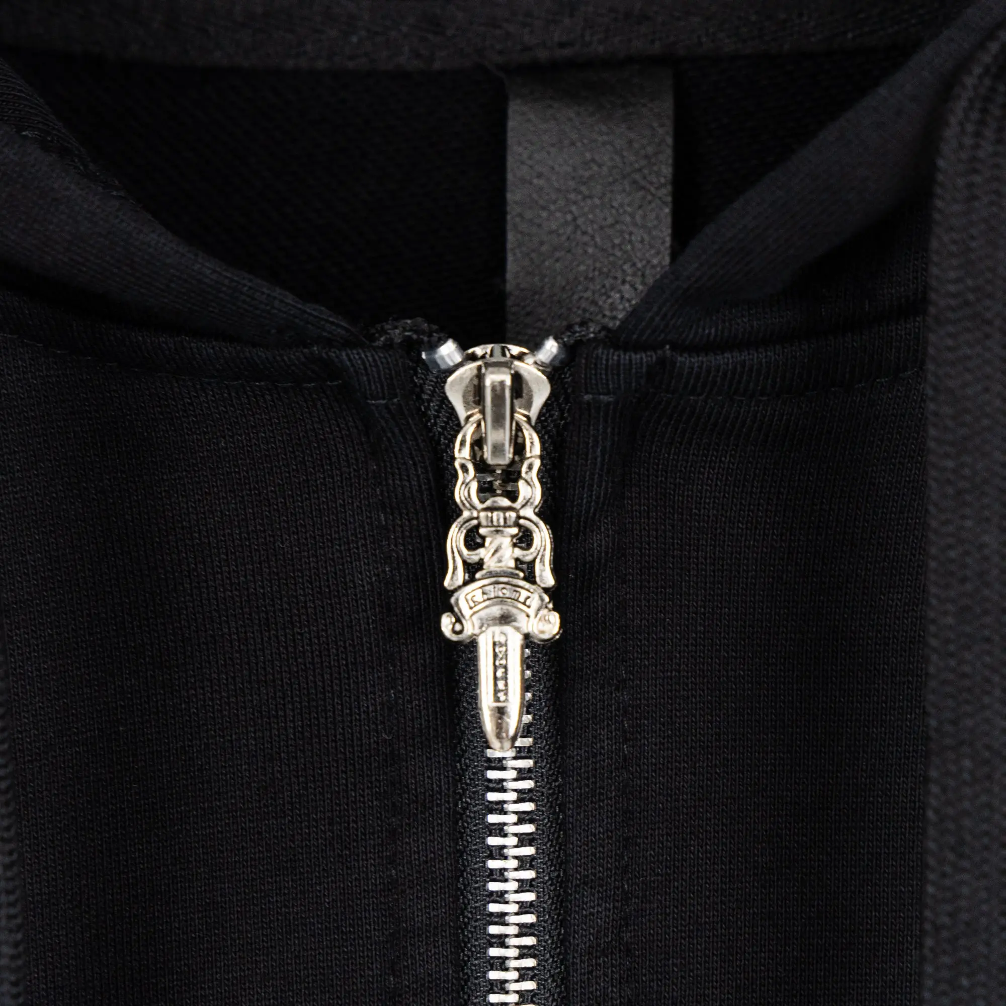 Logo Embroidery Zip-Up Hoodie D23519764 — view 16