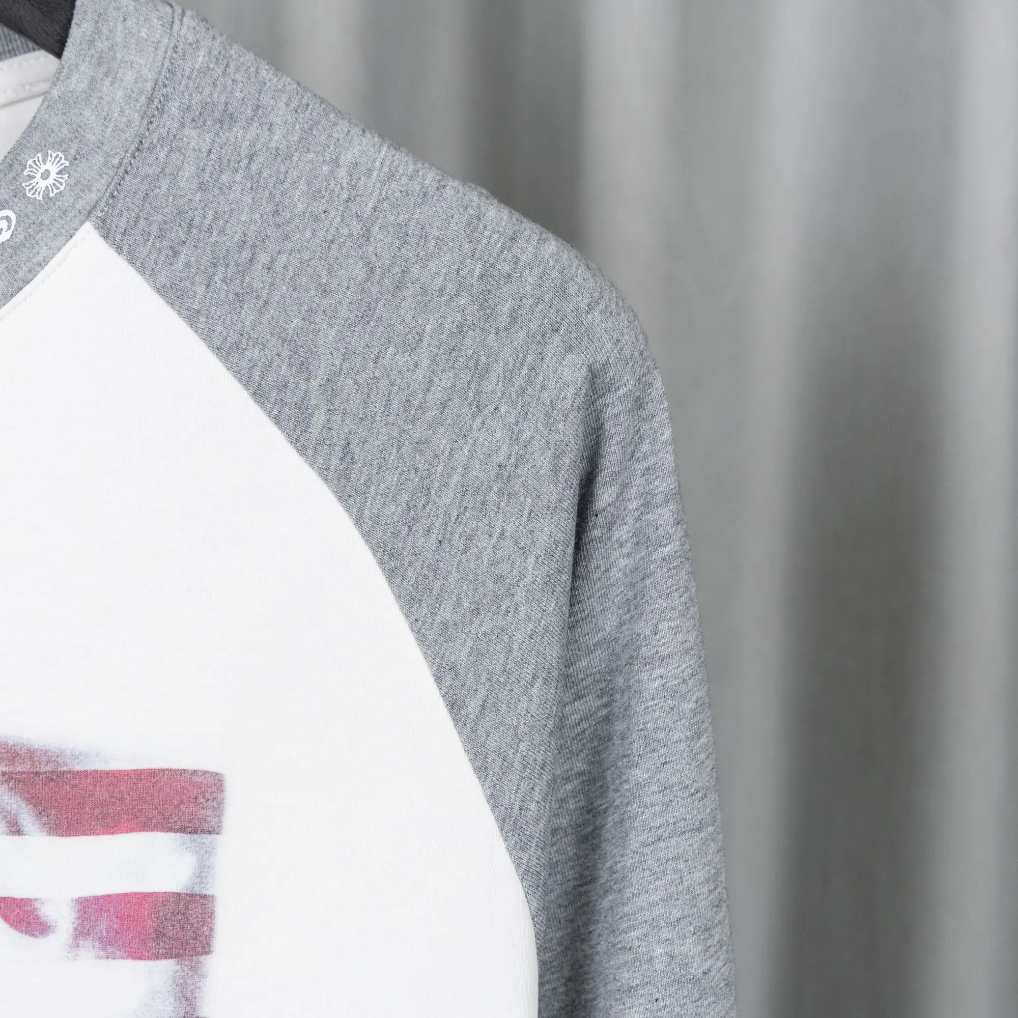 Logo-Print Raglan Long-Sleeve T-Shirt D16019735 — view 5