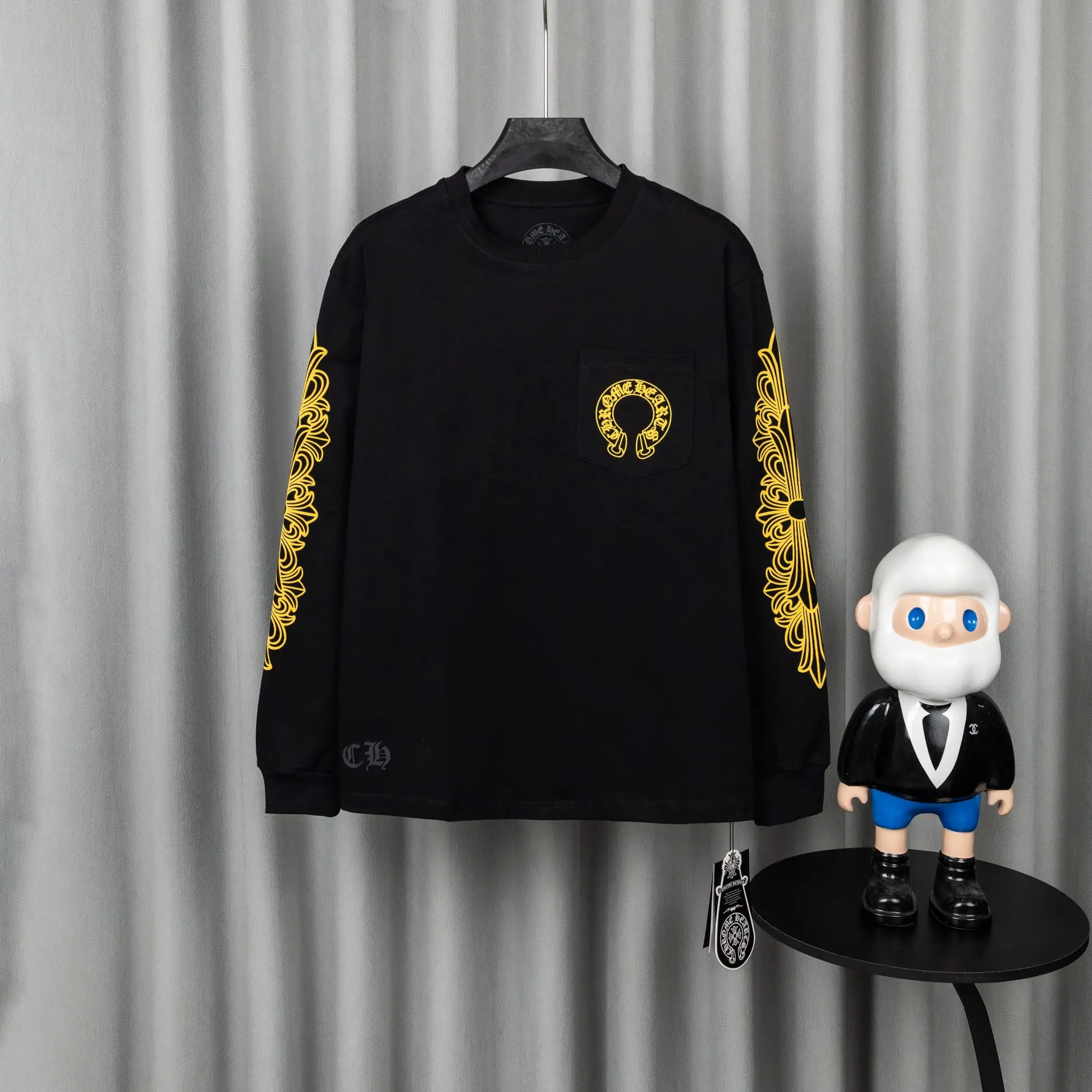 Logo Graphic Long-Sleeve Cotton T-Shirt D16019749