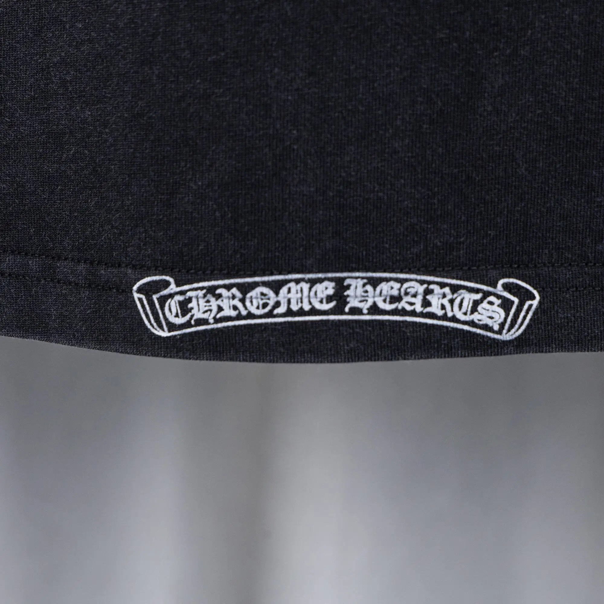 Graphic Print Long-Sleeve Cotton T-Shirt D17019731 — view 10