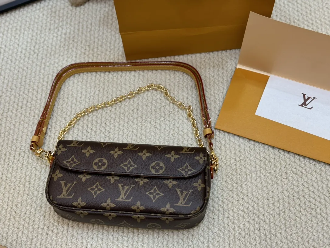 Monogram Canvas Ivy WOC Shoulder Bag D44017790 — view 6