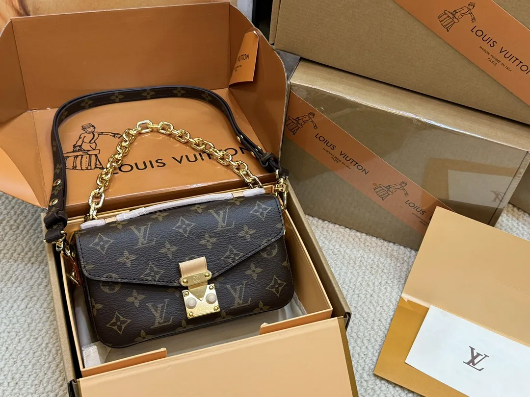 Monogram East West Pochette Metis Bag D50017796