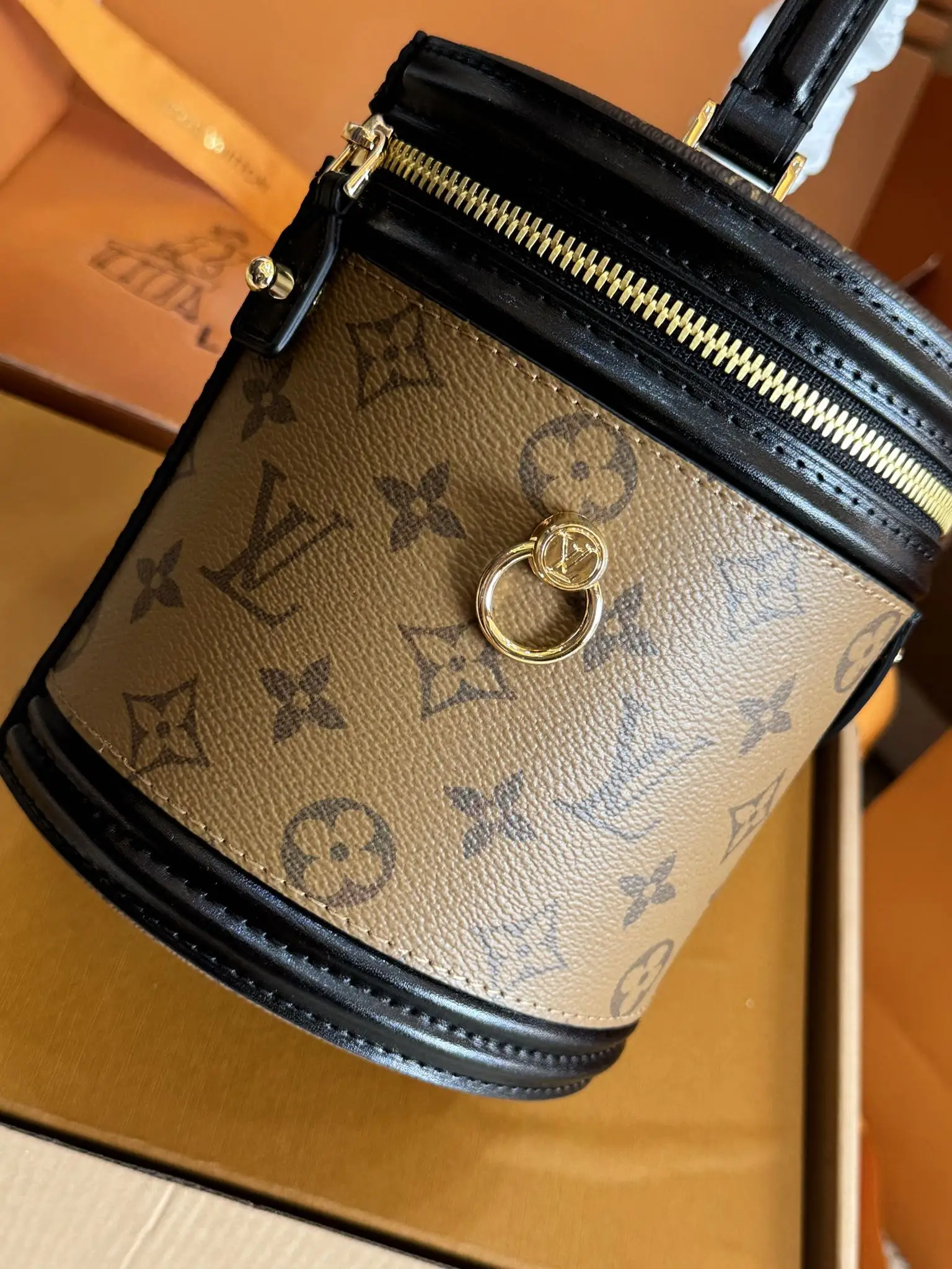 Monogram Canvas Bucket Bag D46017802 — view 5