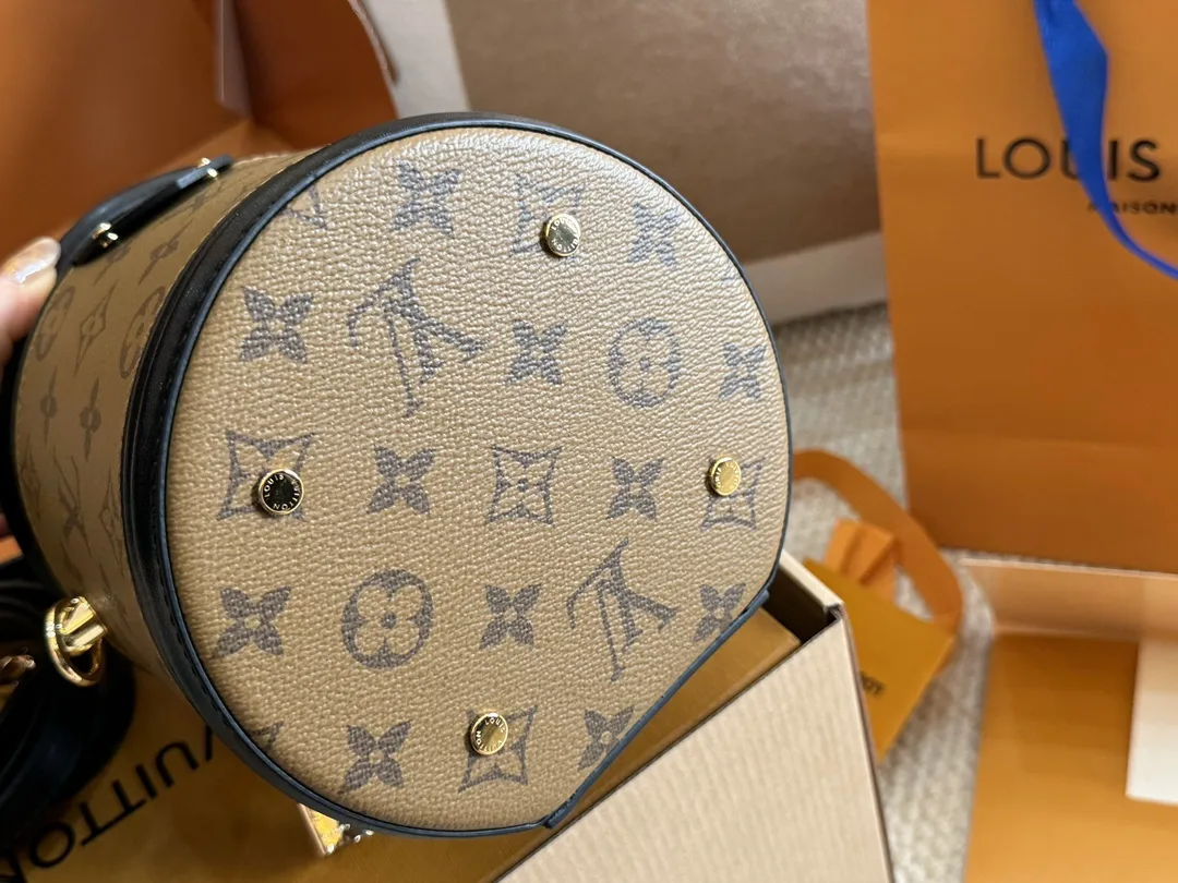 Monogram Canvas Bucket Bag D46017802 — view 7