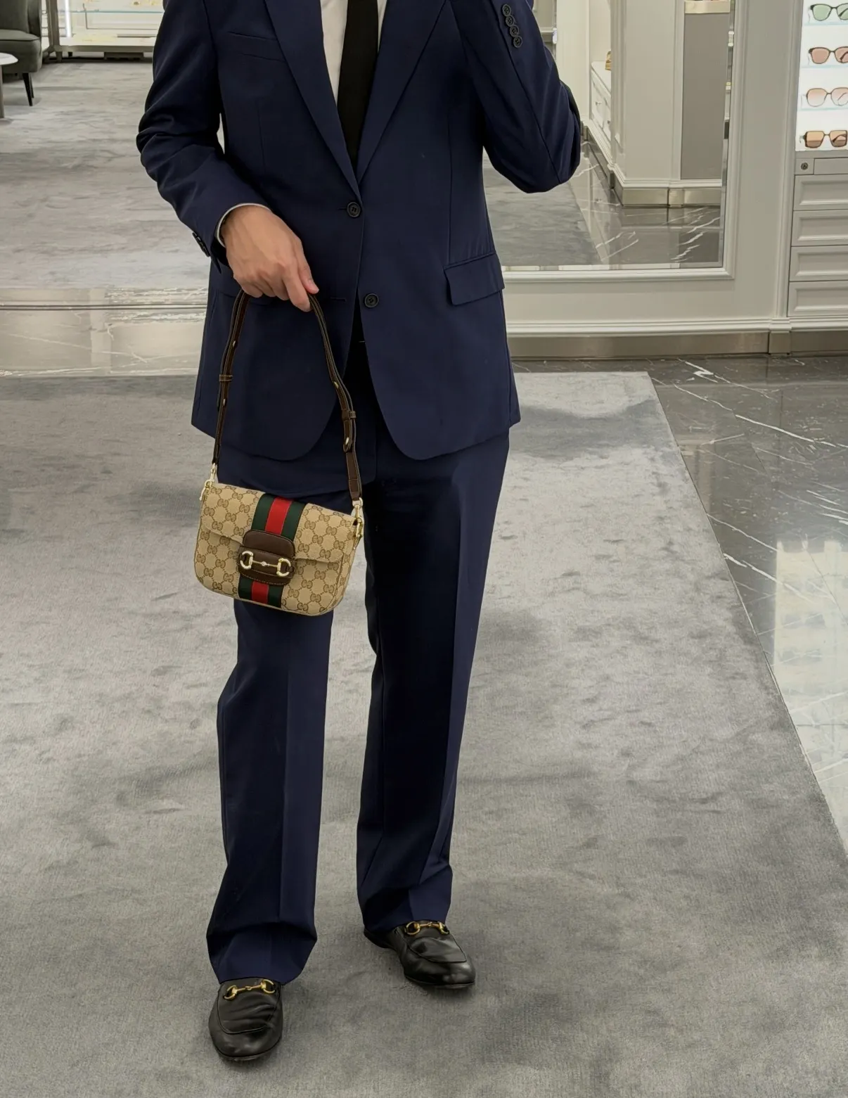 Gucci 1955 Horsebit Shoulder Bag D31018024 — view 3