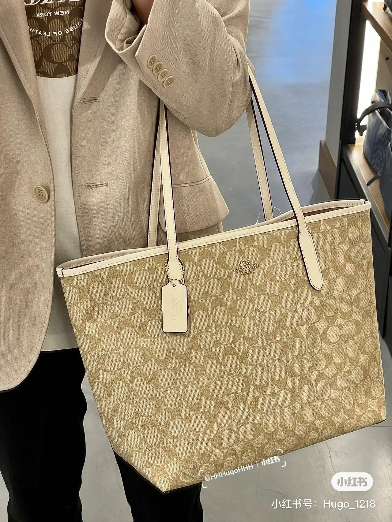 Signature Coated Canvas Tote Bag D25518258