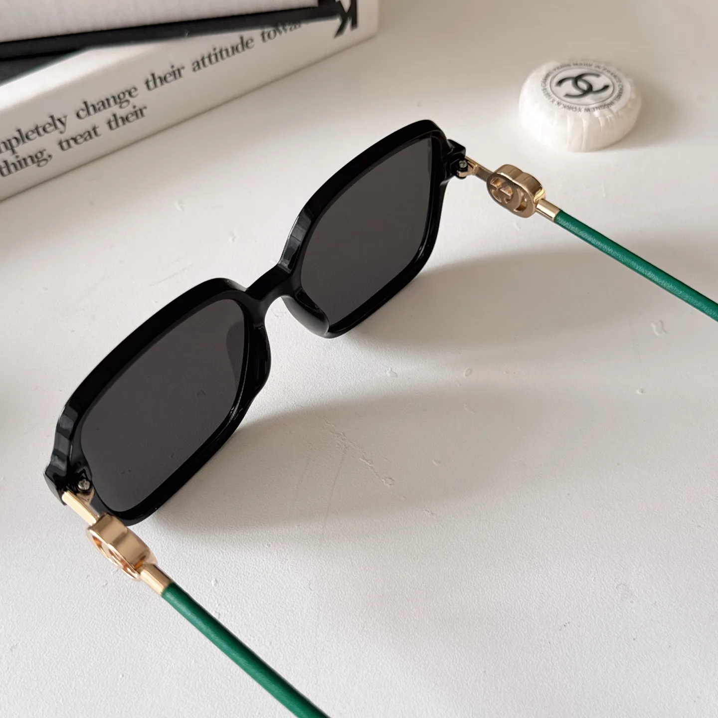 Gucci Oversized Square-Frame Sunglasses D20018531 — view 2