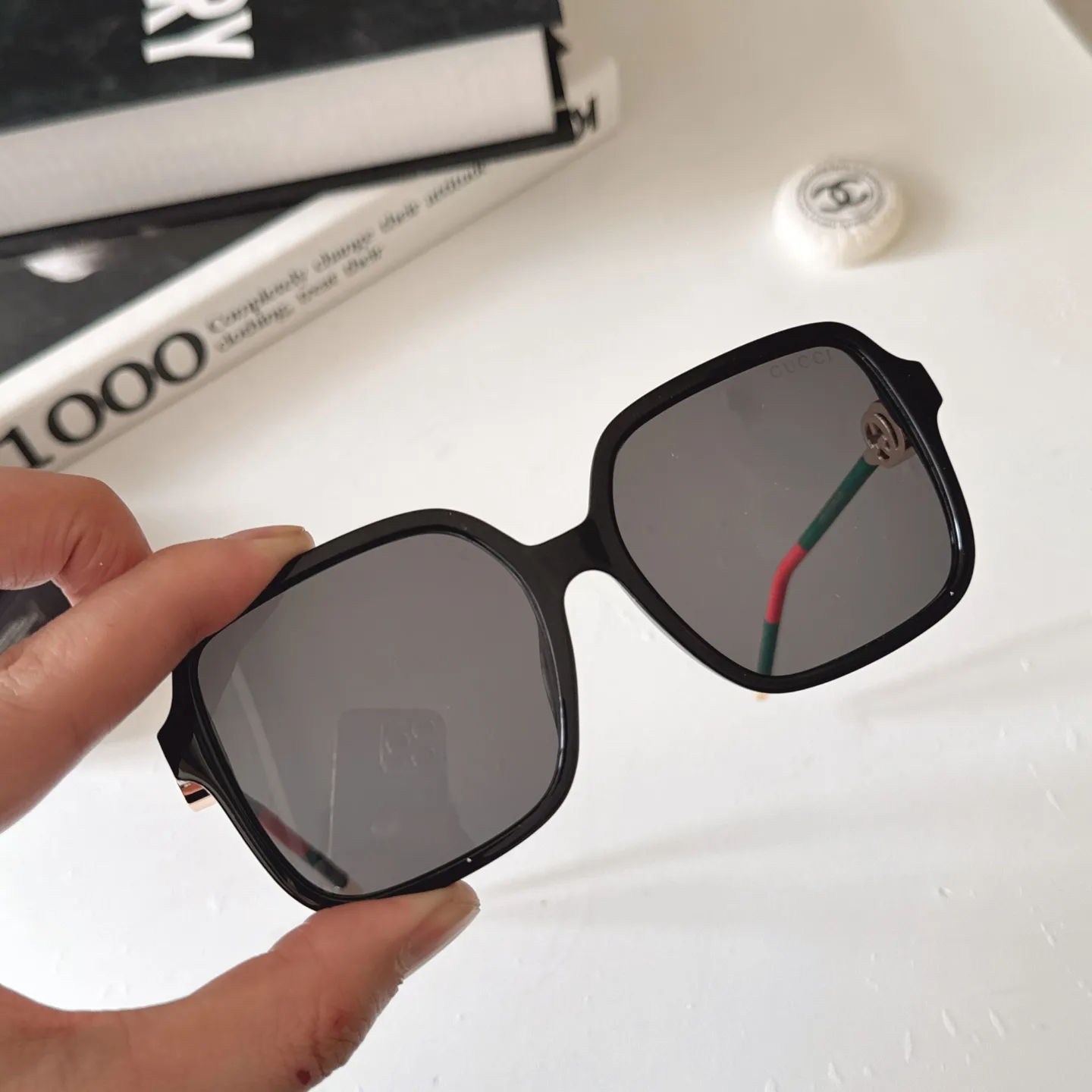 Gucci Oversized Square-Frame Sunglasses D20018531 — view 6