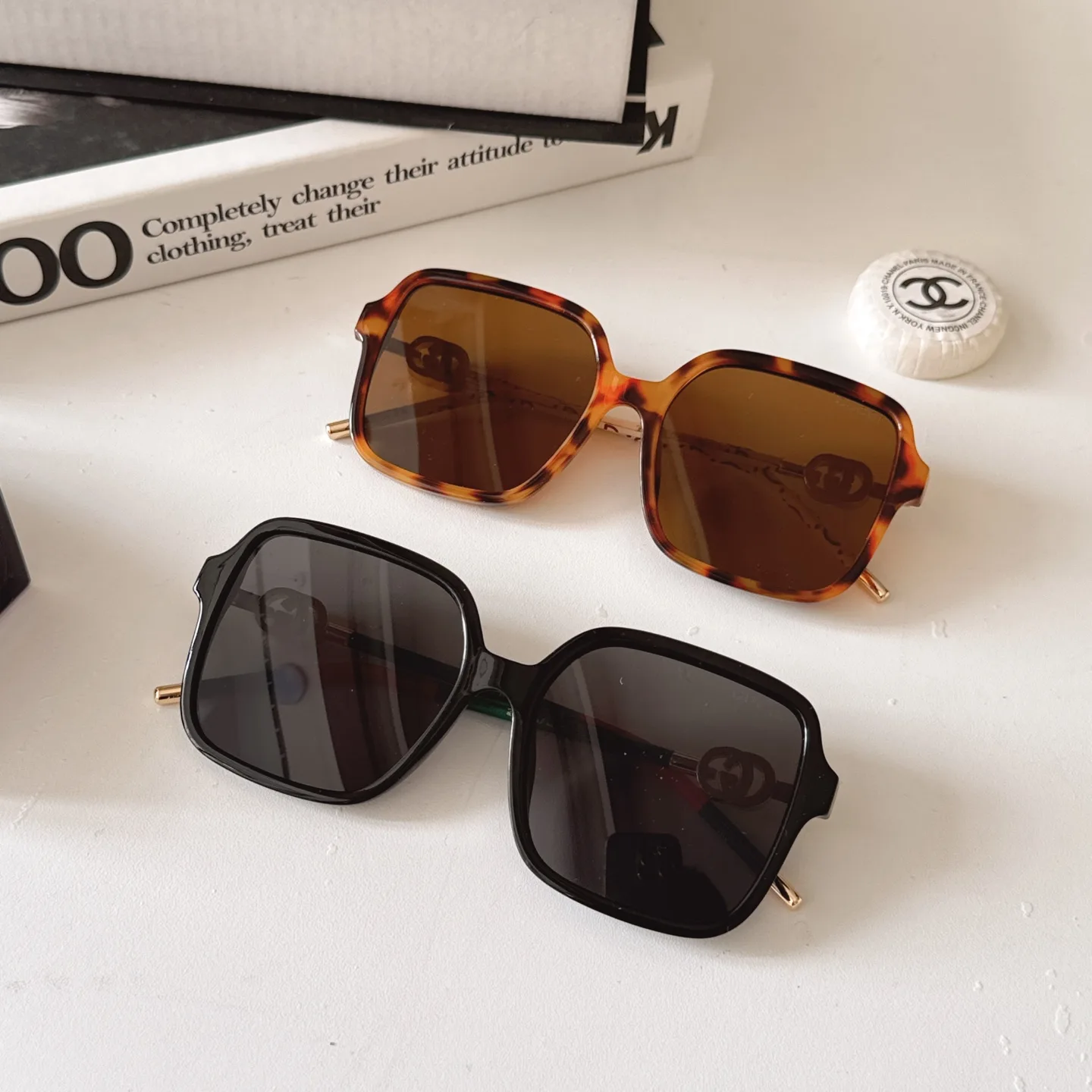 Gucci Oversized Square-Frame Sunglasses D20018531 — view 9