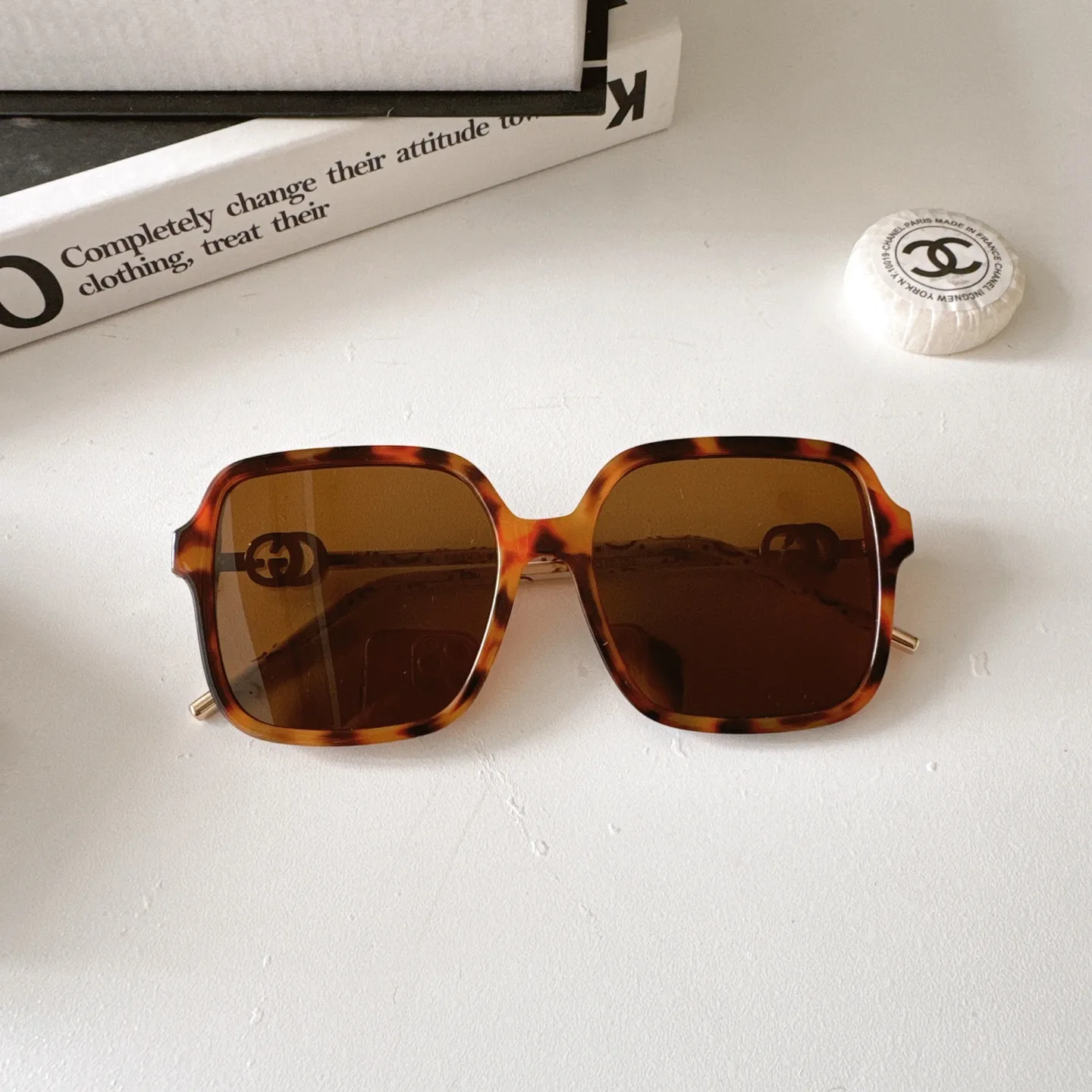 Gucci Leather-Trim Square-Frame Sunglasses D20018530