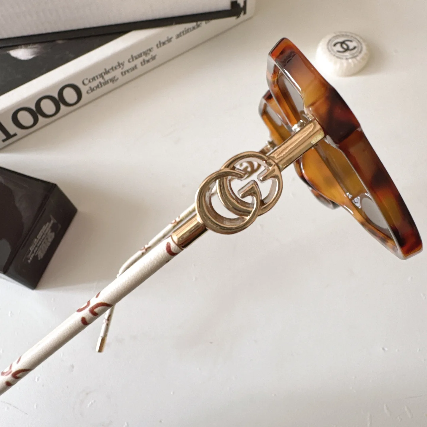 Gucci Leather-Trim Square-Frame Sunglasses D20018530 — view 4