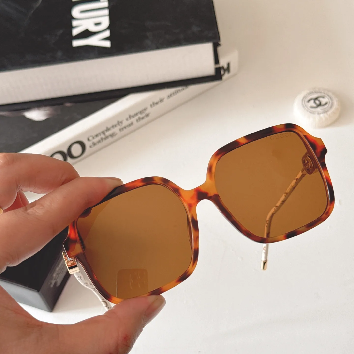 Gucci Leather-Trim Square-Frame Sunglasses D20018530 — view 7