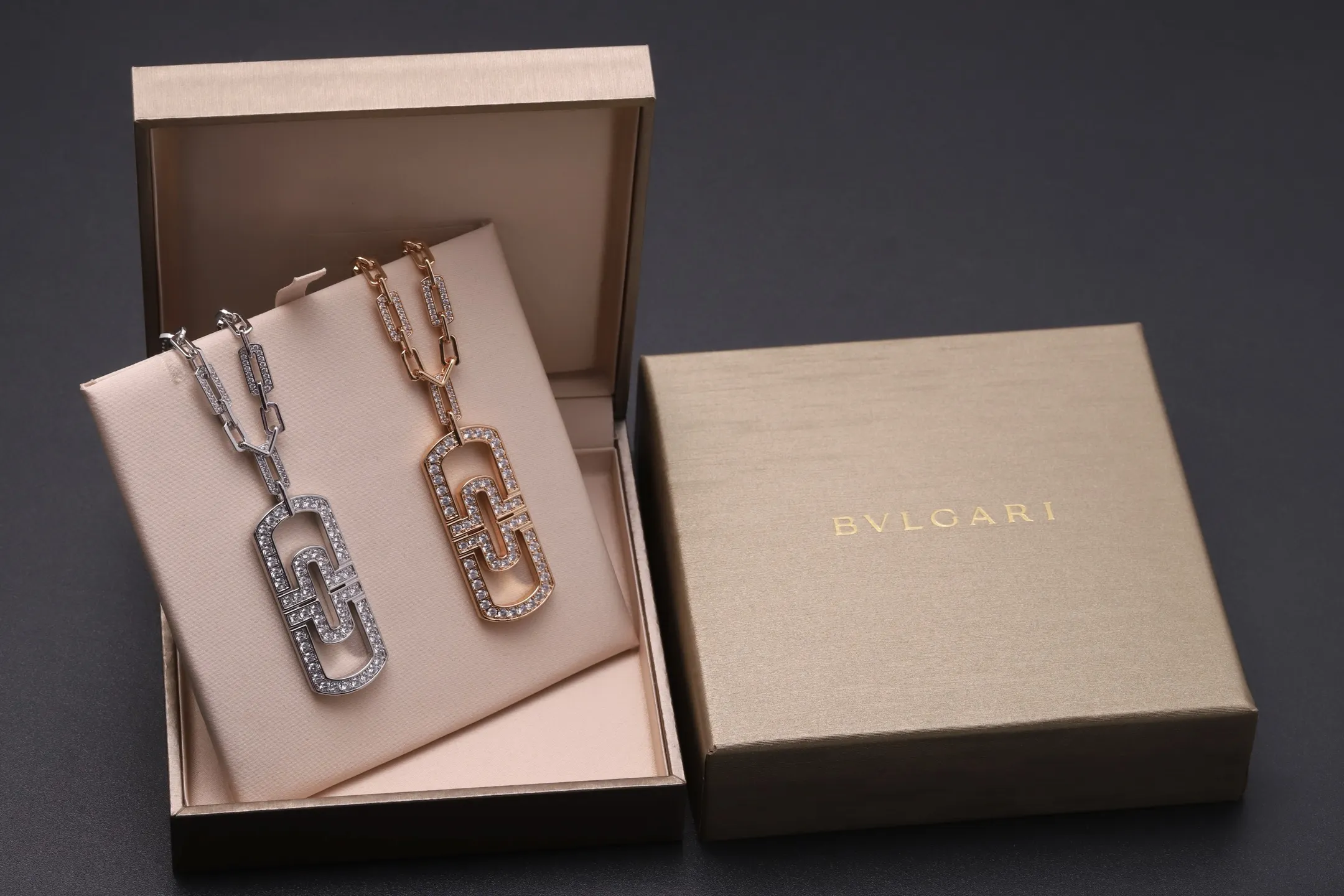Parentesi Diamond Pendant Necklace (Gold-Plated Brass) D26017147 — view 2