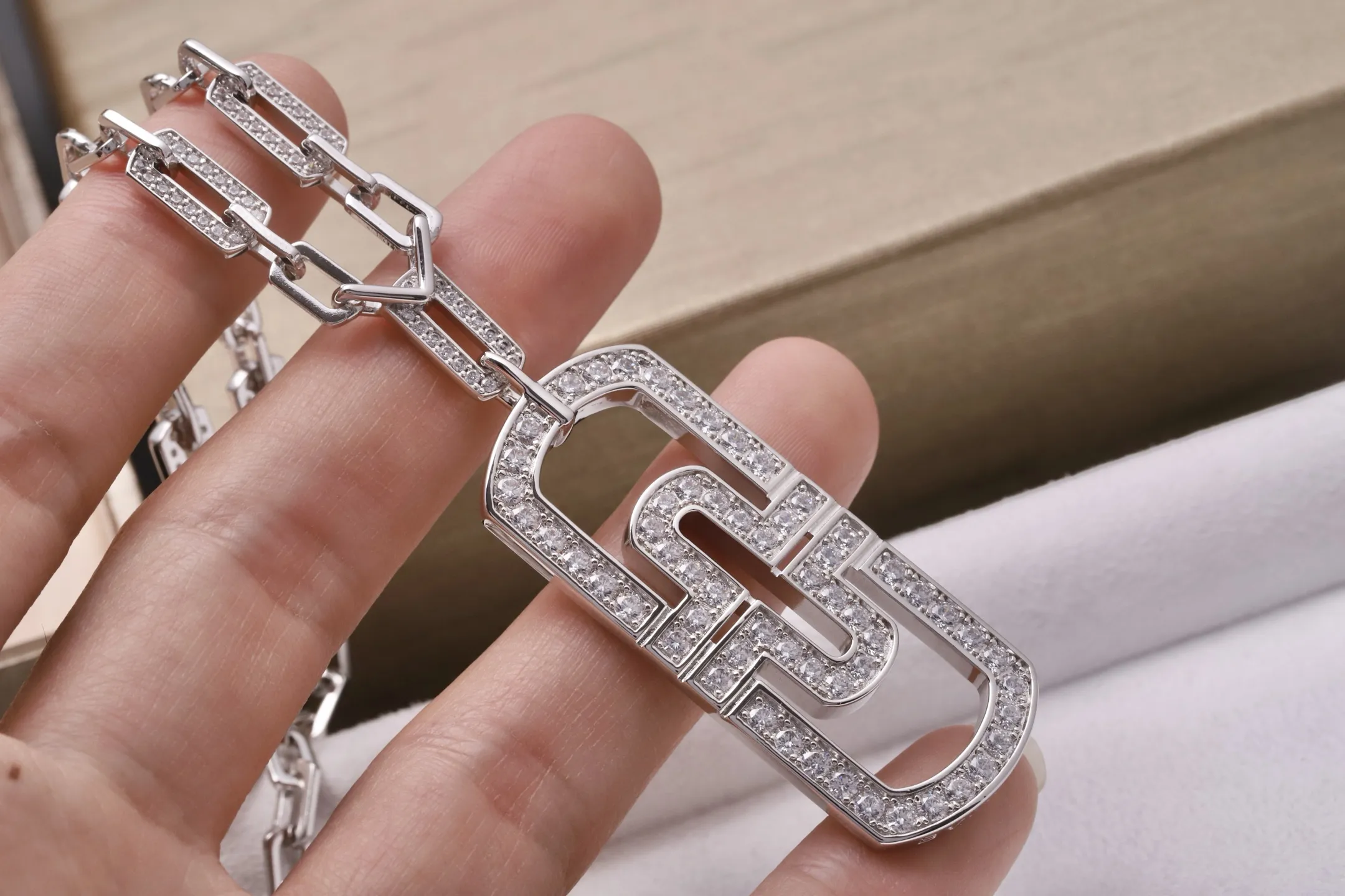 Parentesi Diamond Pendant Necklace (Gold-Plated Brass) D26017147 — view 4