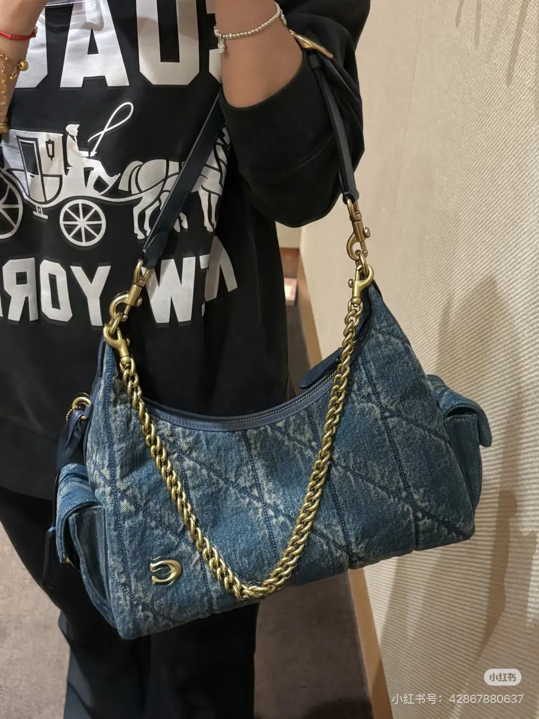 Juliet 30 Denim Shoulder Bag D36018196
