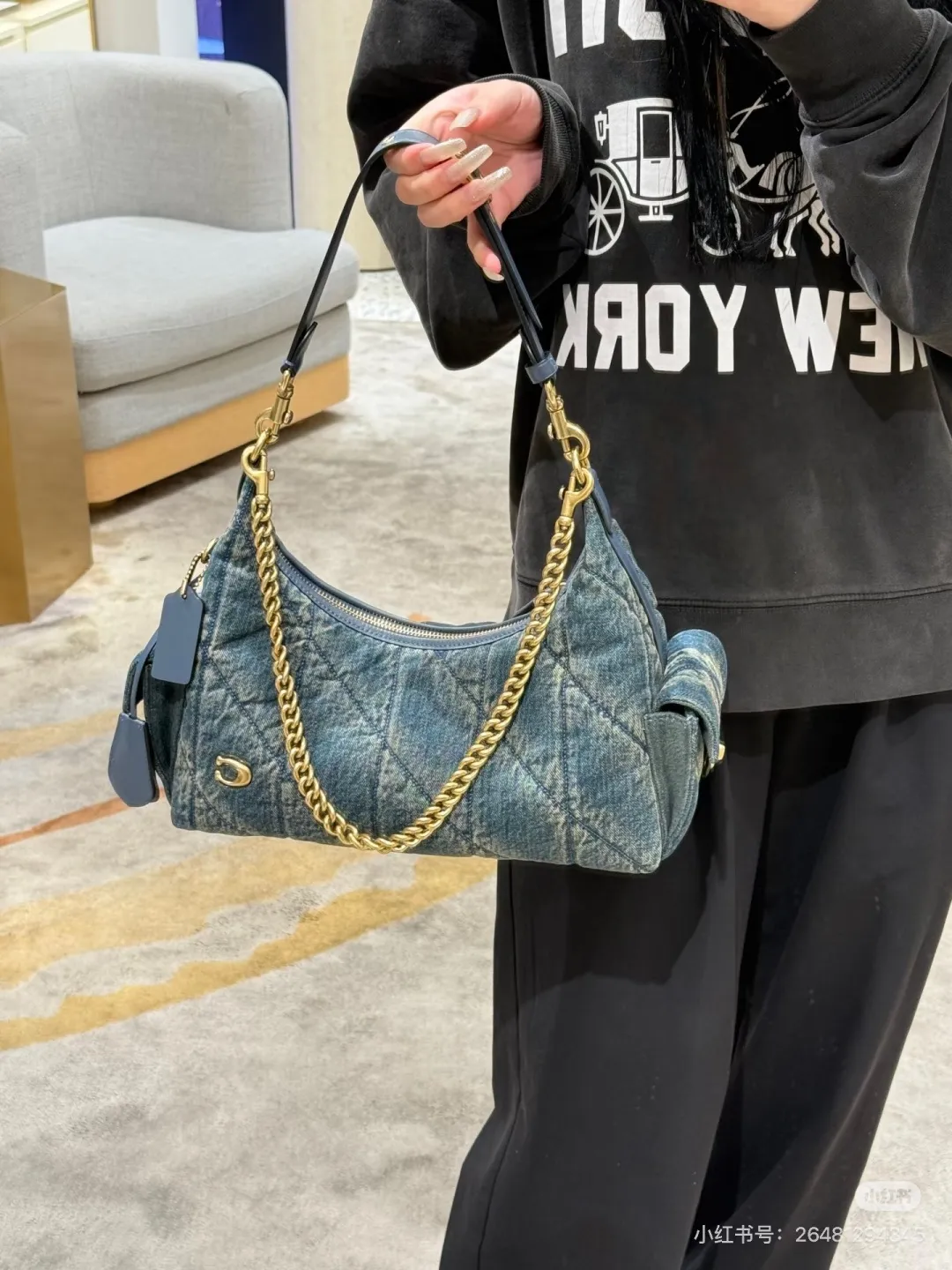Juliet 30 Denim Shoulder Bag D36018196 — view 8