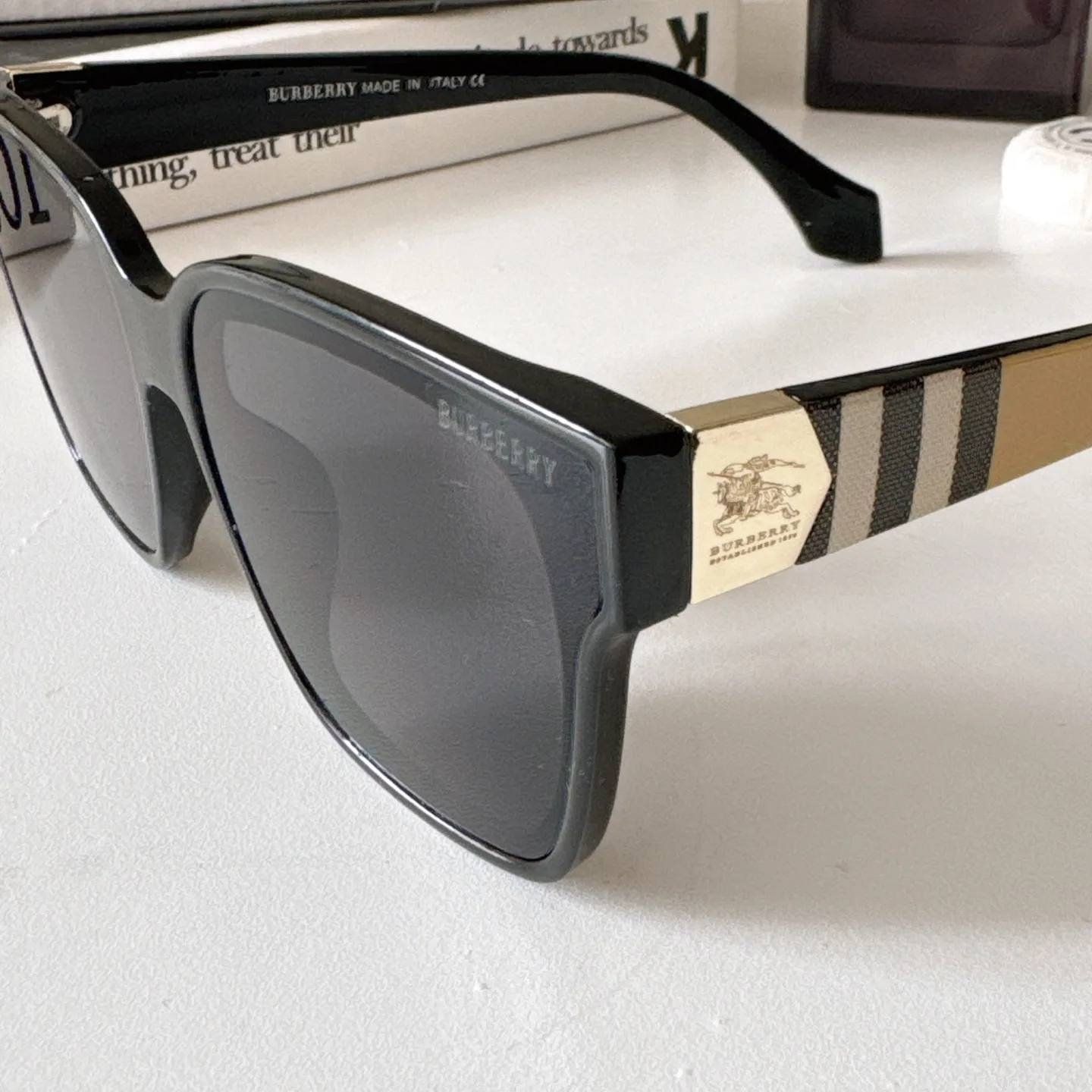 Burberry Sunglasses D20018532 — view 4