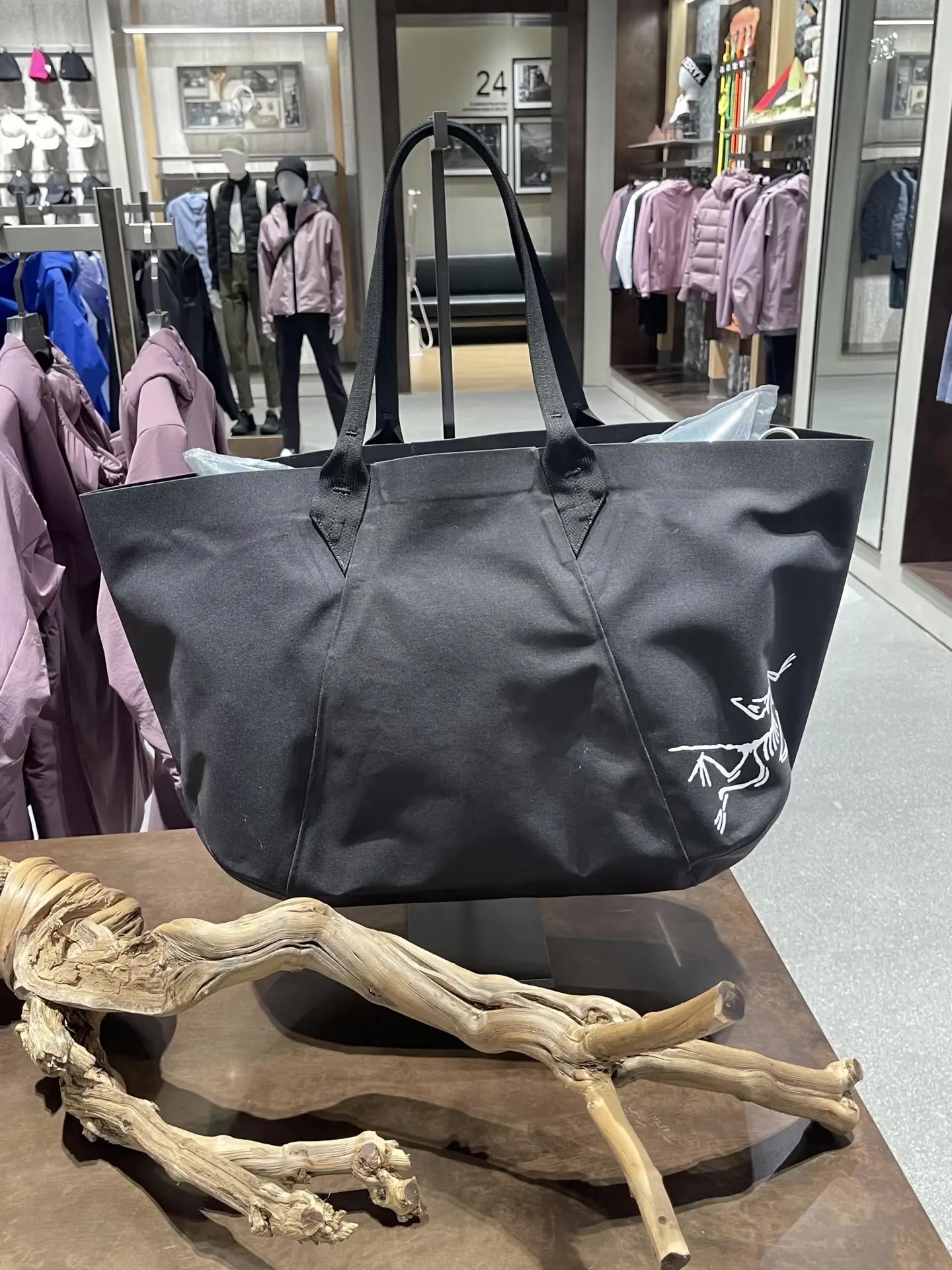 Arc'teryx Carrier 45 Tote Bag D36018455 — view 9