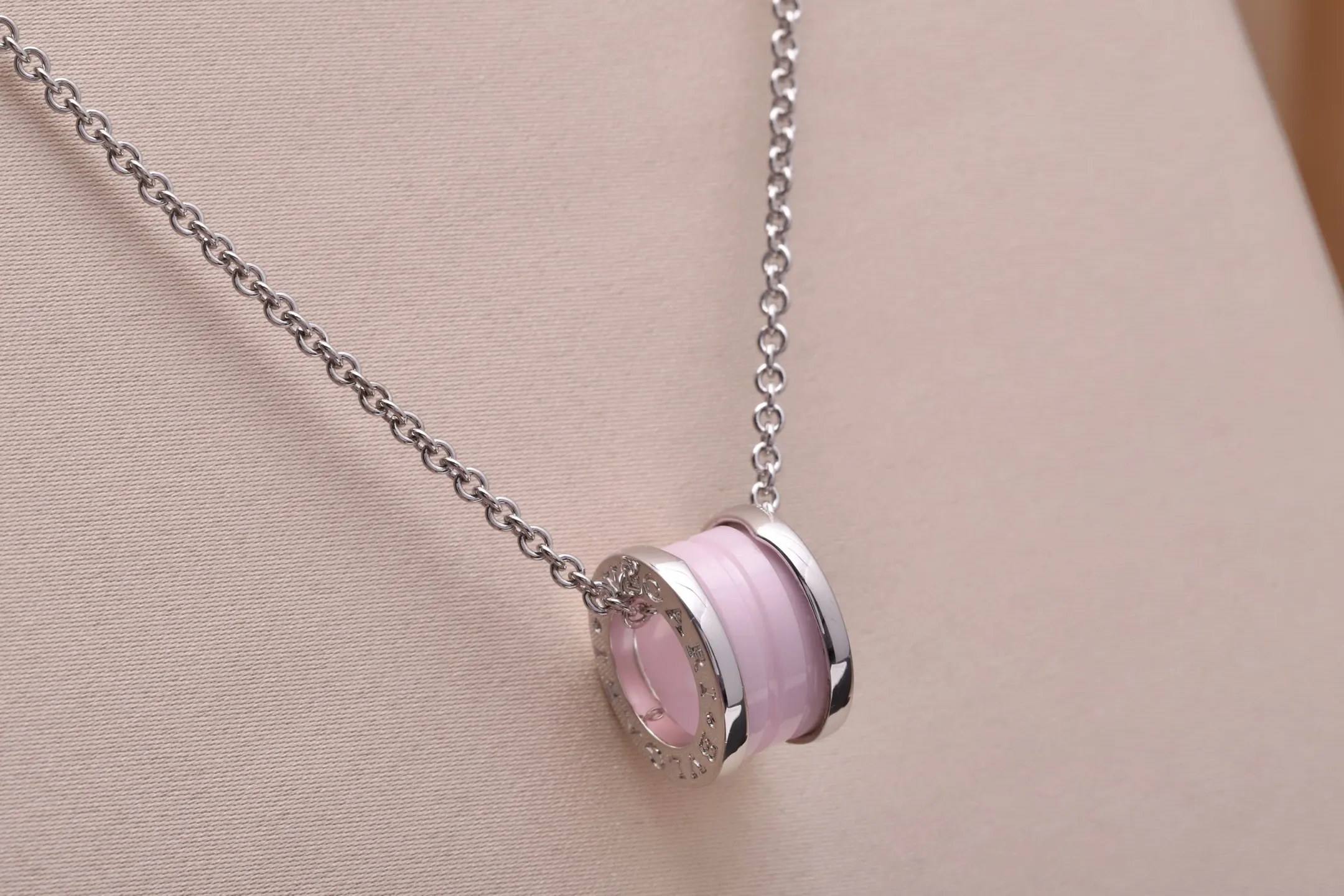 B.zero1 Pink Ceramic Pendant Necklace (Sterling Silver) D28517144 — view 3