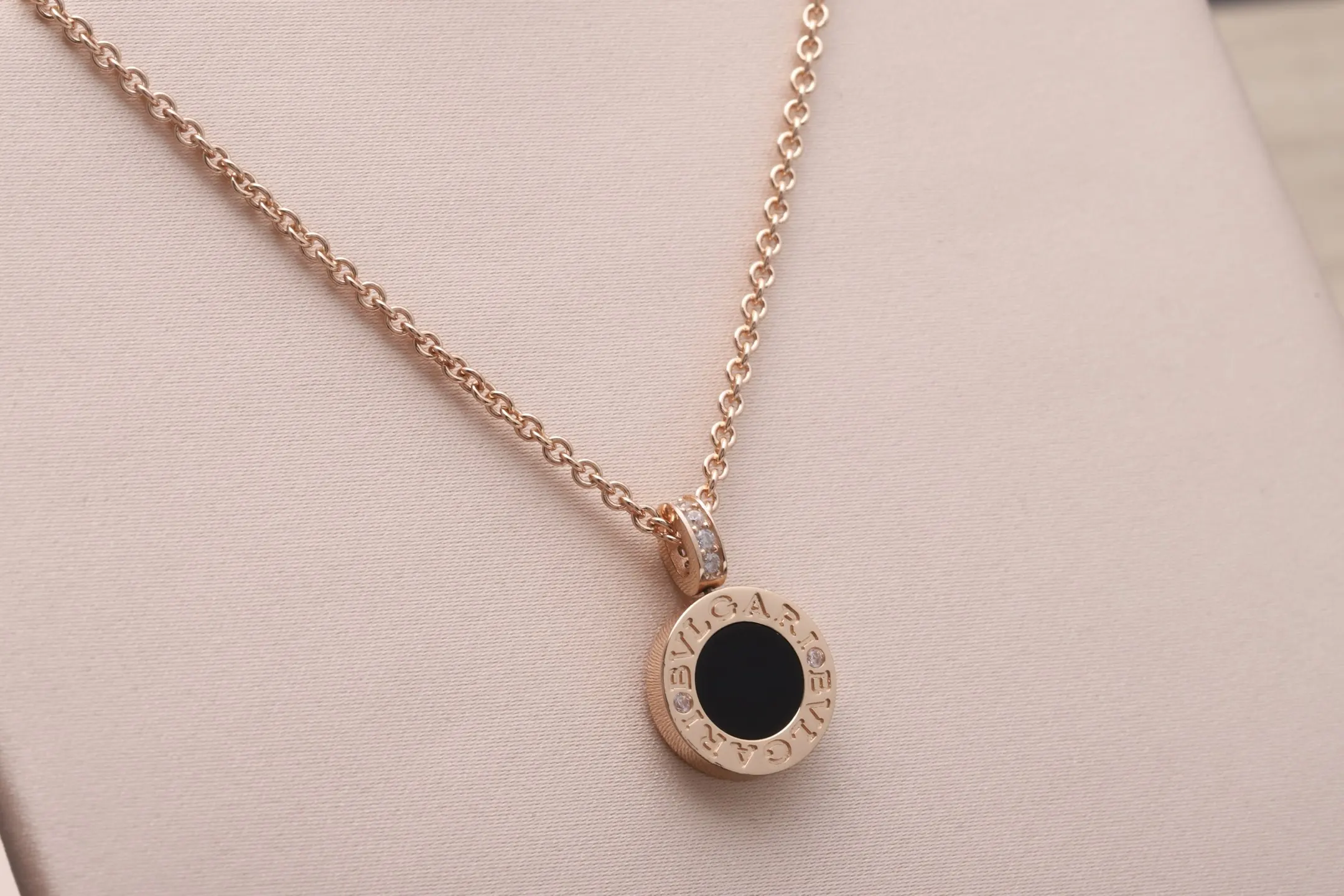 Bulgari Reversible Onyx and Mother-of-Pearl Necklace (Sterling Silver) D29517169 — view 3