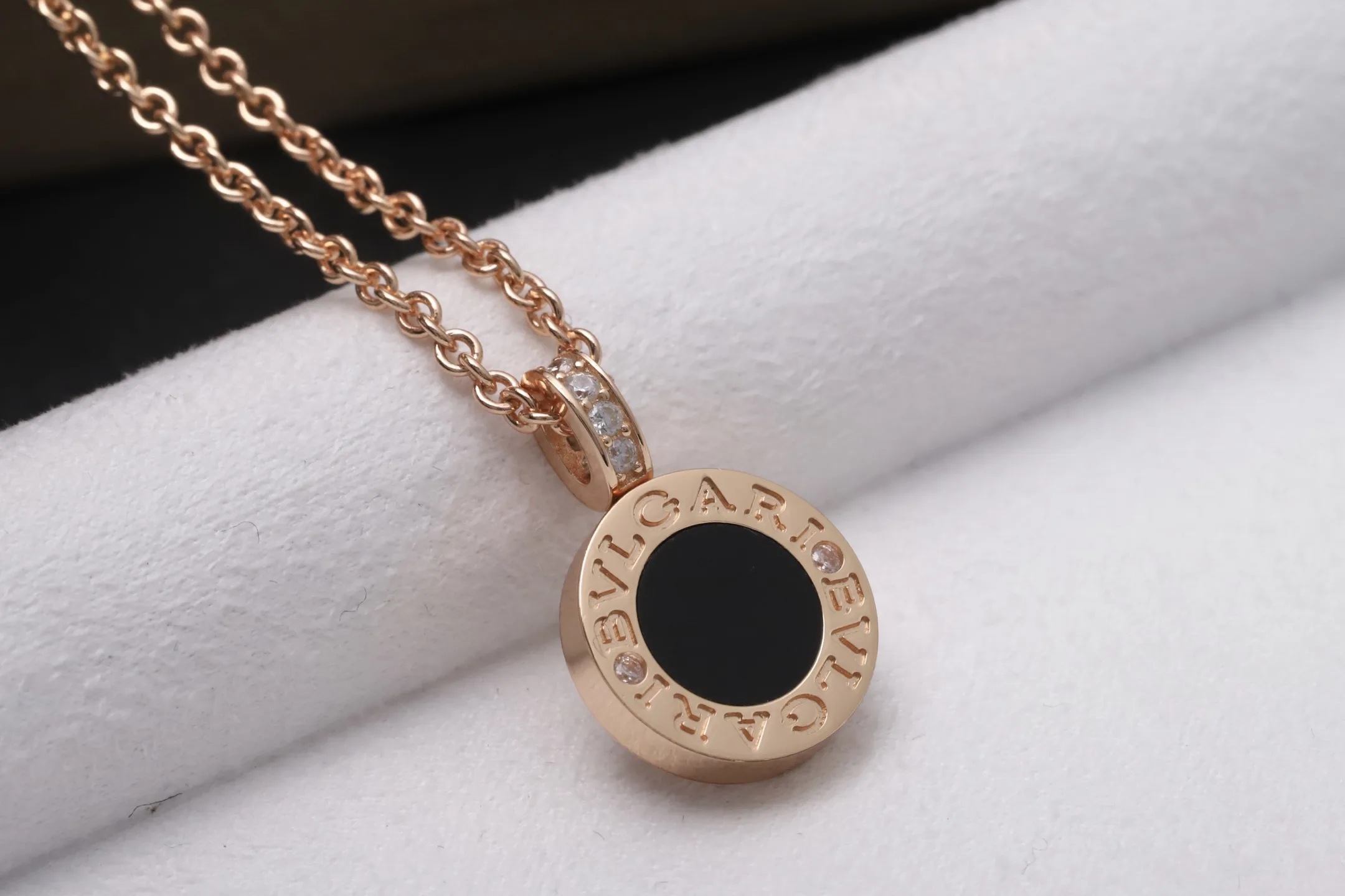 Bulgari Reversible Onyx and Mother-of-Pearl Necklace (Sterling Silver) D29517169 — view 4