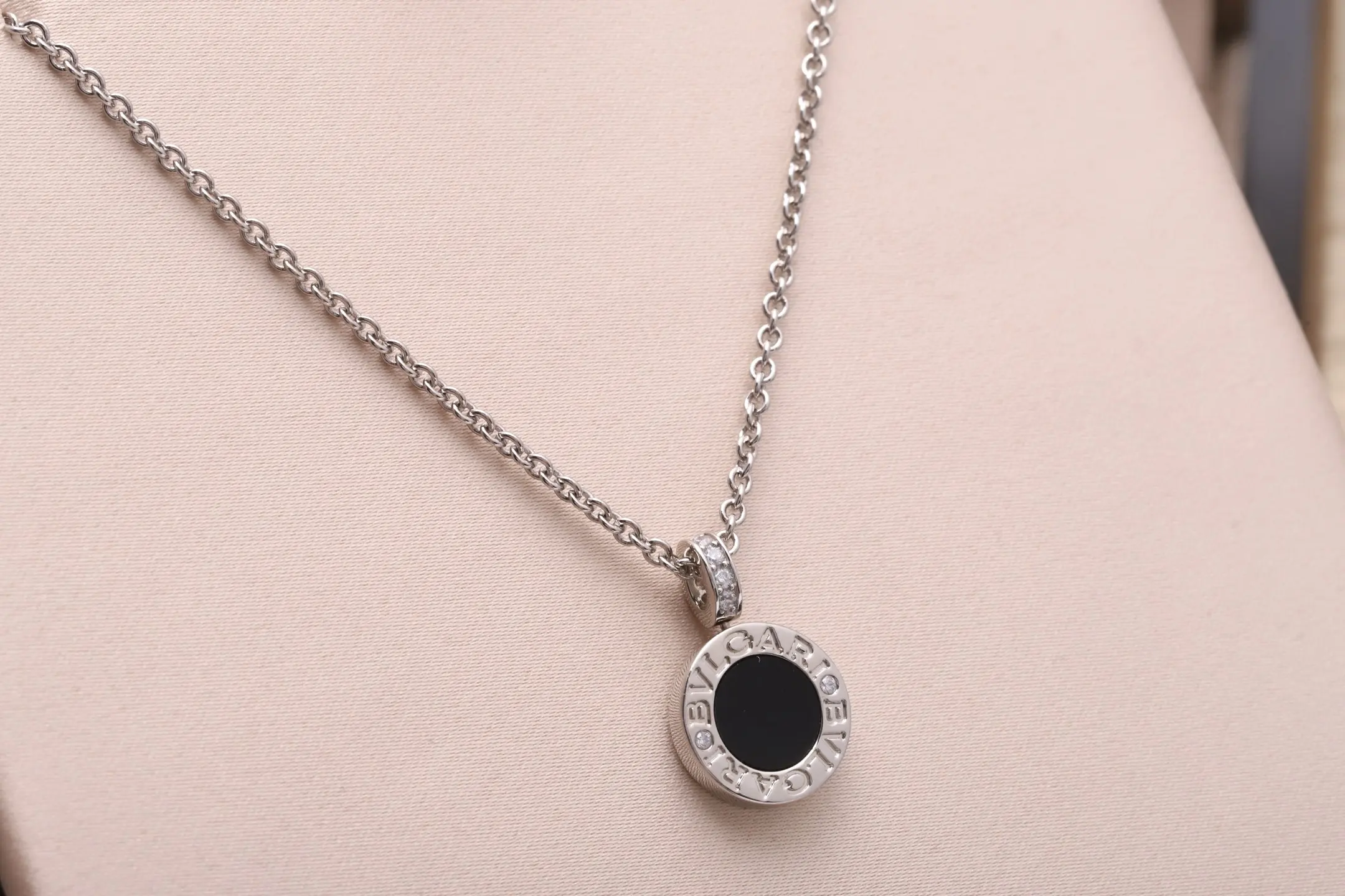 Bulgari Reversible Onyx and Mother-of-Pearl Necklace (Sterling Silver) D29517168 — view 3
