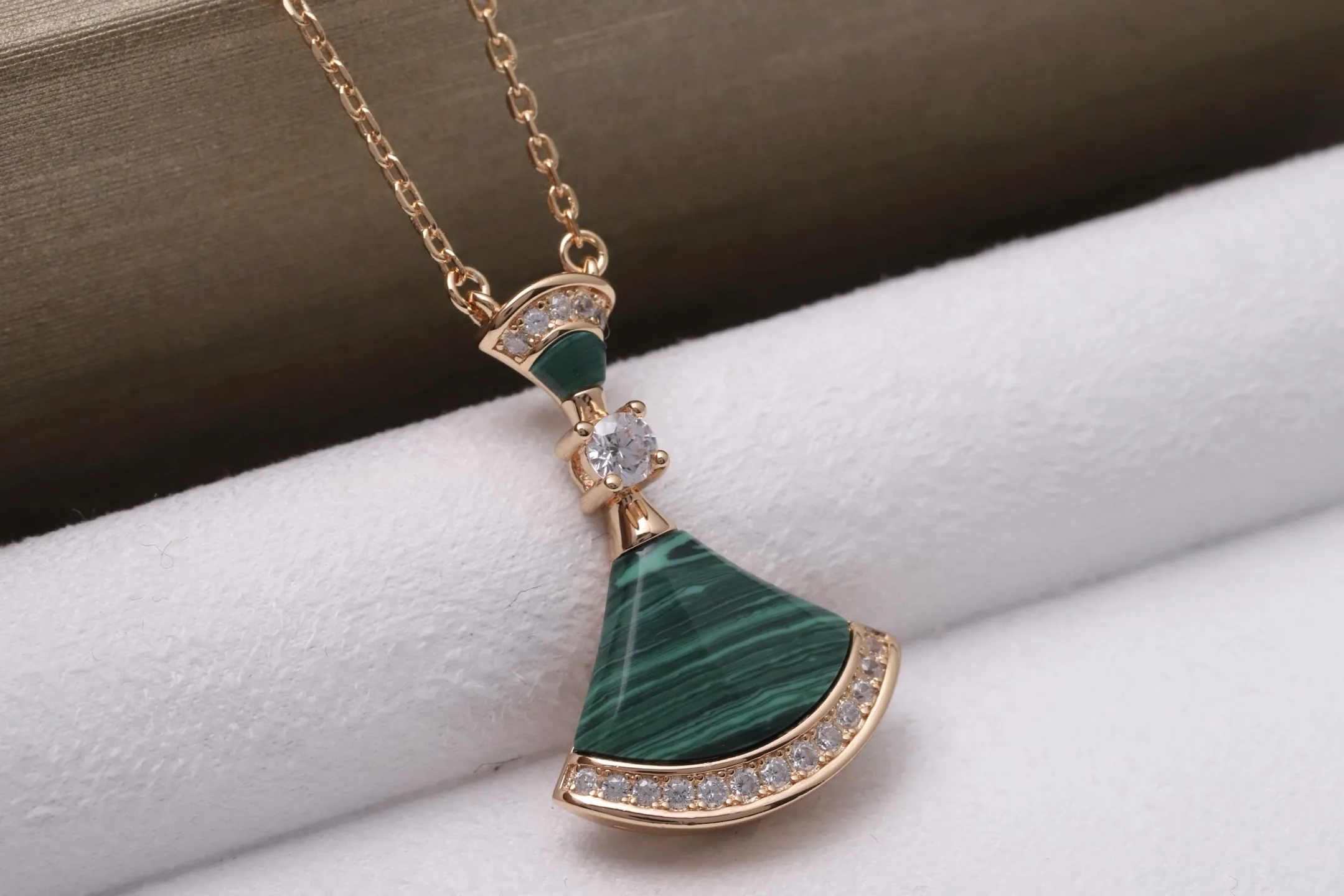 Diva's Dream Malachite Pendant Necklace (Gold-Plated Brass) D23517159 — view 4