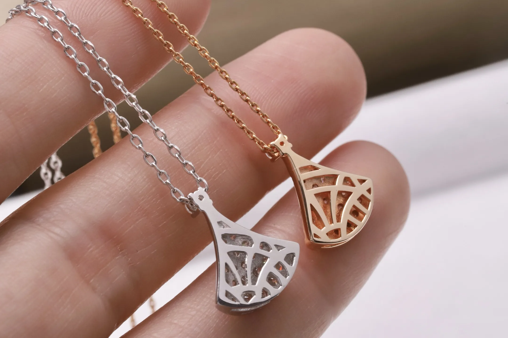 Divas' Dream Pave Diamond Pendant Necklace (Sterling Silver) D17017167 — view 8