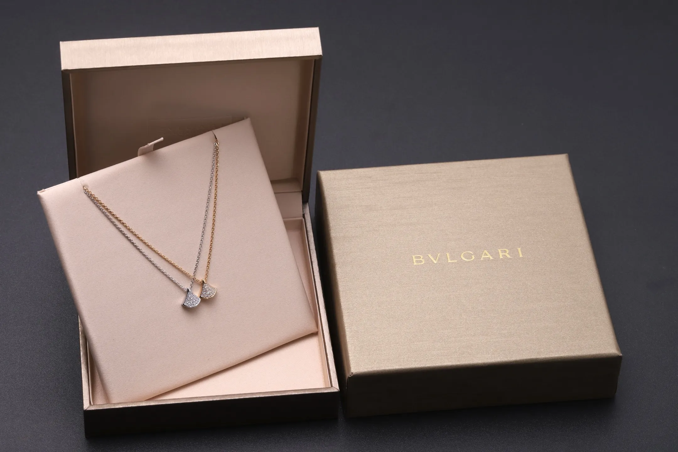 Divas' Dream Pavé Diamond Pendant Necklace (Gold-Plated Brass) D14517152 — view 2