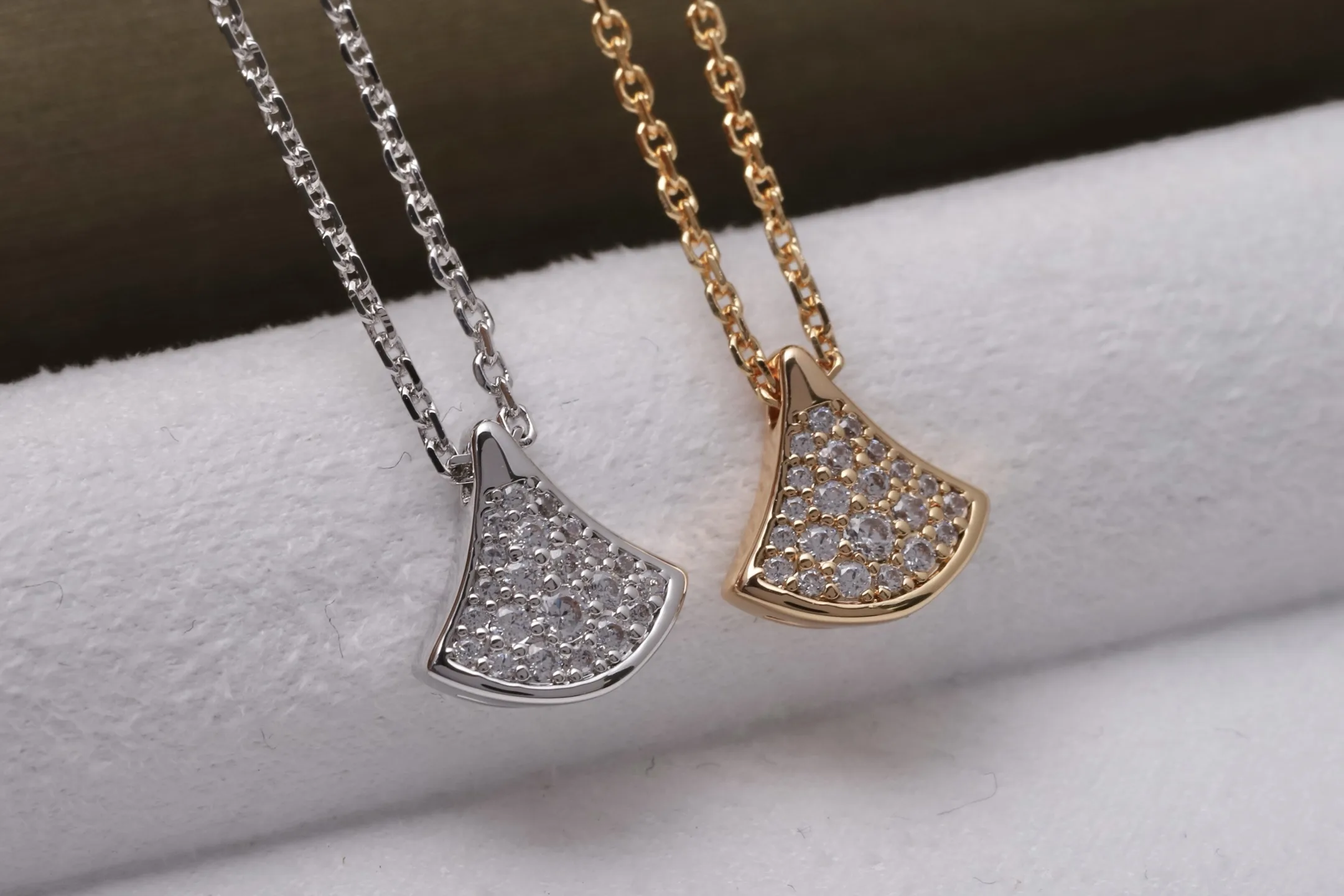 Divas' Dream Pavé Diamond Pendant Necklace (Gold-Plated Brass) D14517152 — view 4