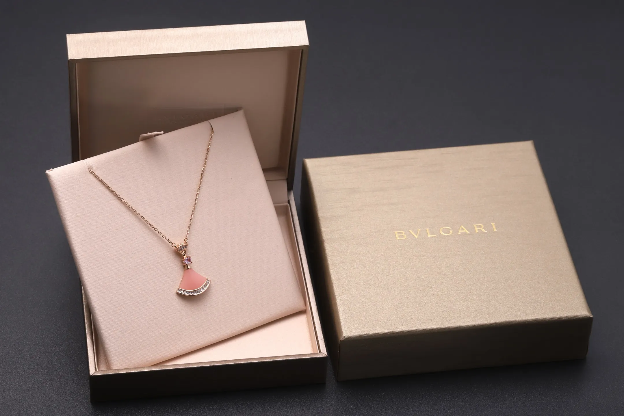 Divas' Dream Pendant Necklace in Rose Gold-Plated Silver with Pink Opal D23517160 — view 2