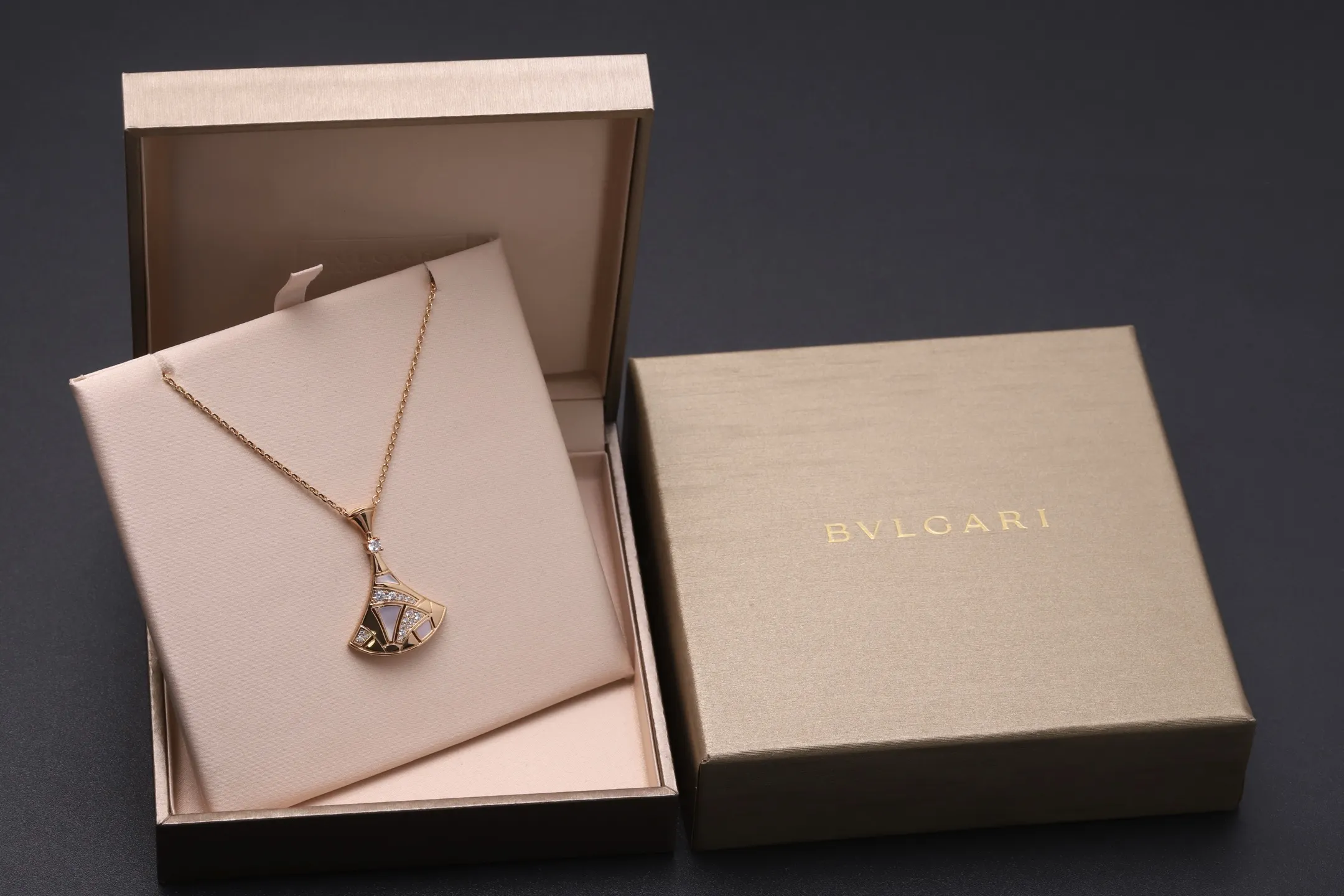 Divas' Dream Mosaic Pendant Necklace (Gold-Plated Brass) D19517158 — view 2