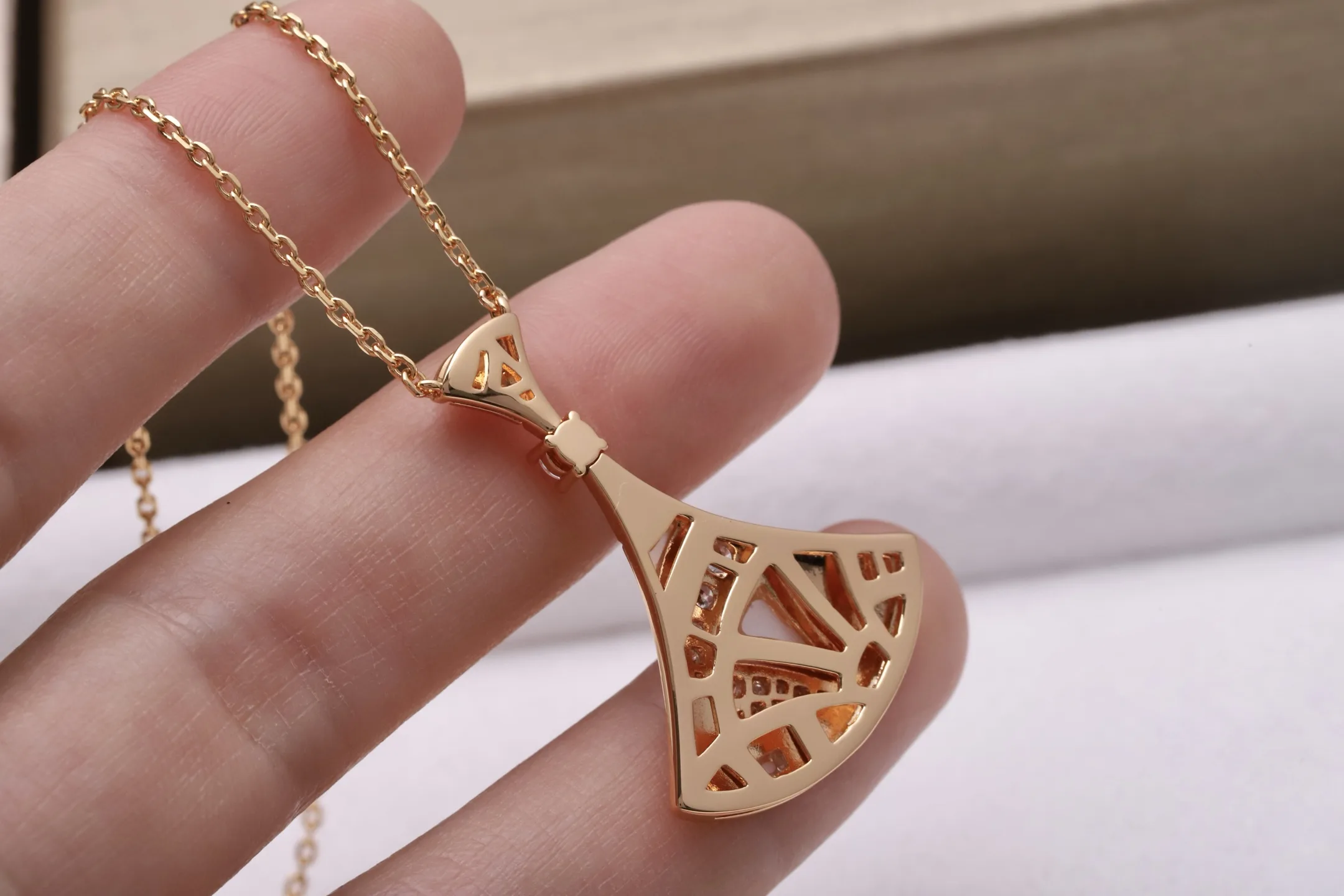 Divas' Dream Mosaic Pendant Necklace (Gold-Plated Brass) D19517158 — view 8