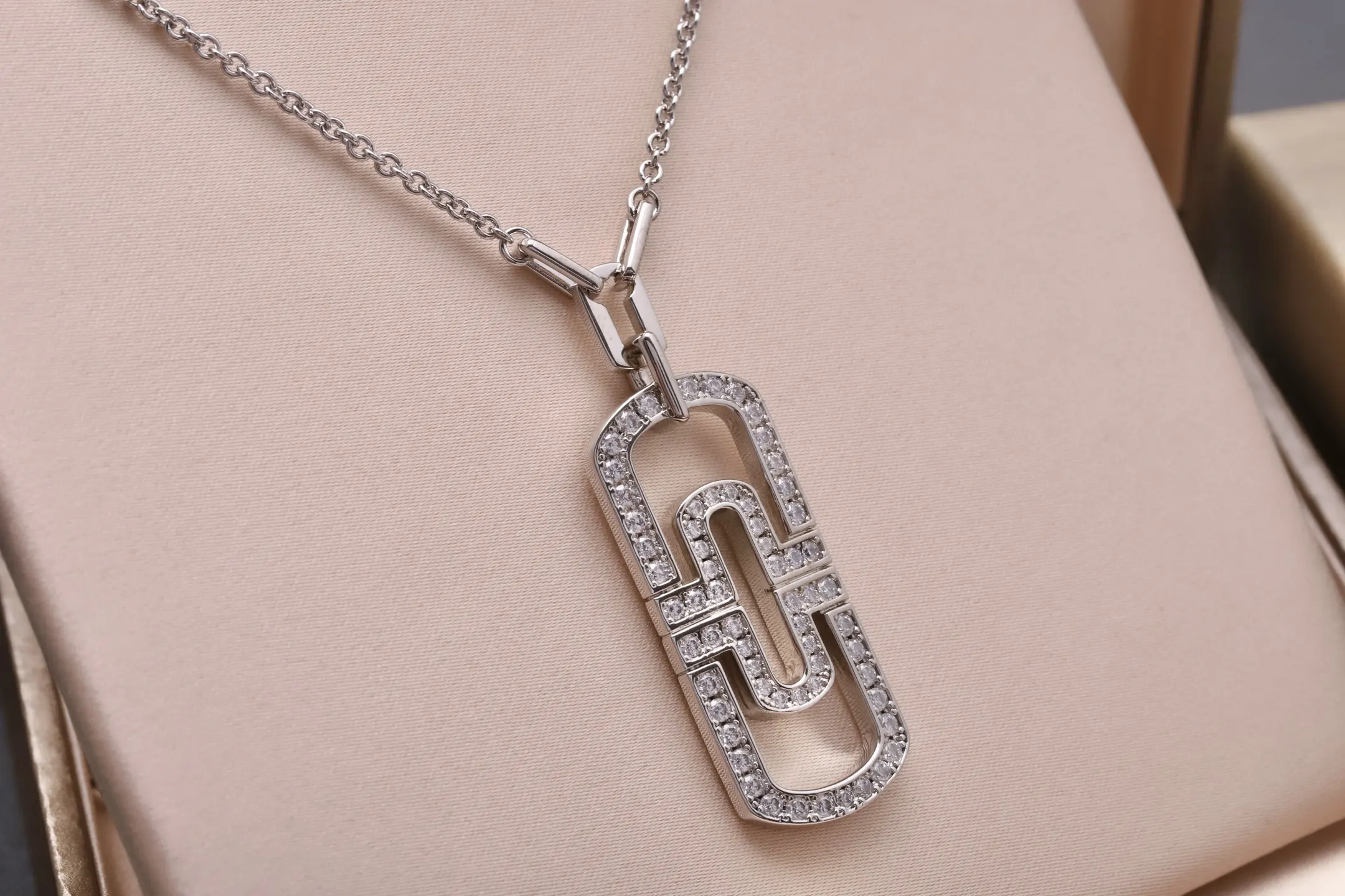 Parentesi Diamond Pendant Necklace (Gold-Plated Brass) D14017149 — view 3
