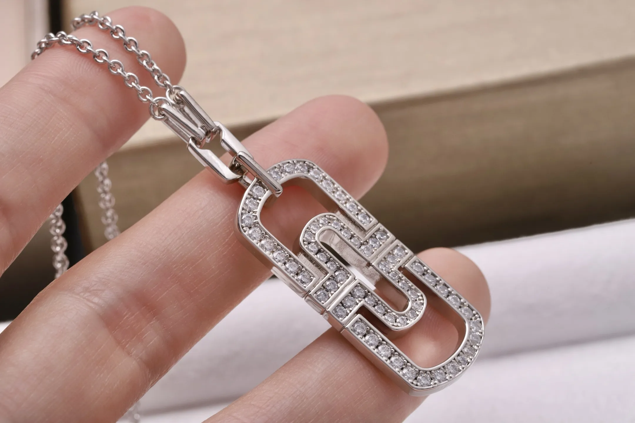 Parentesi Diamond Pendant Necklace (Gold-Plated Brass) D14017149 — view 4