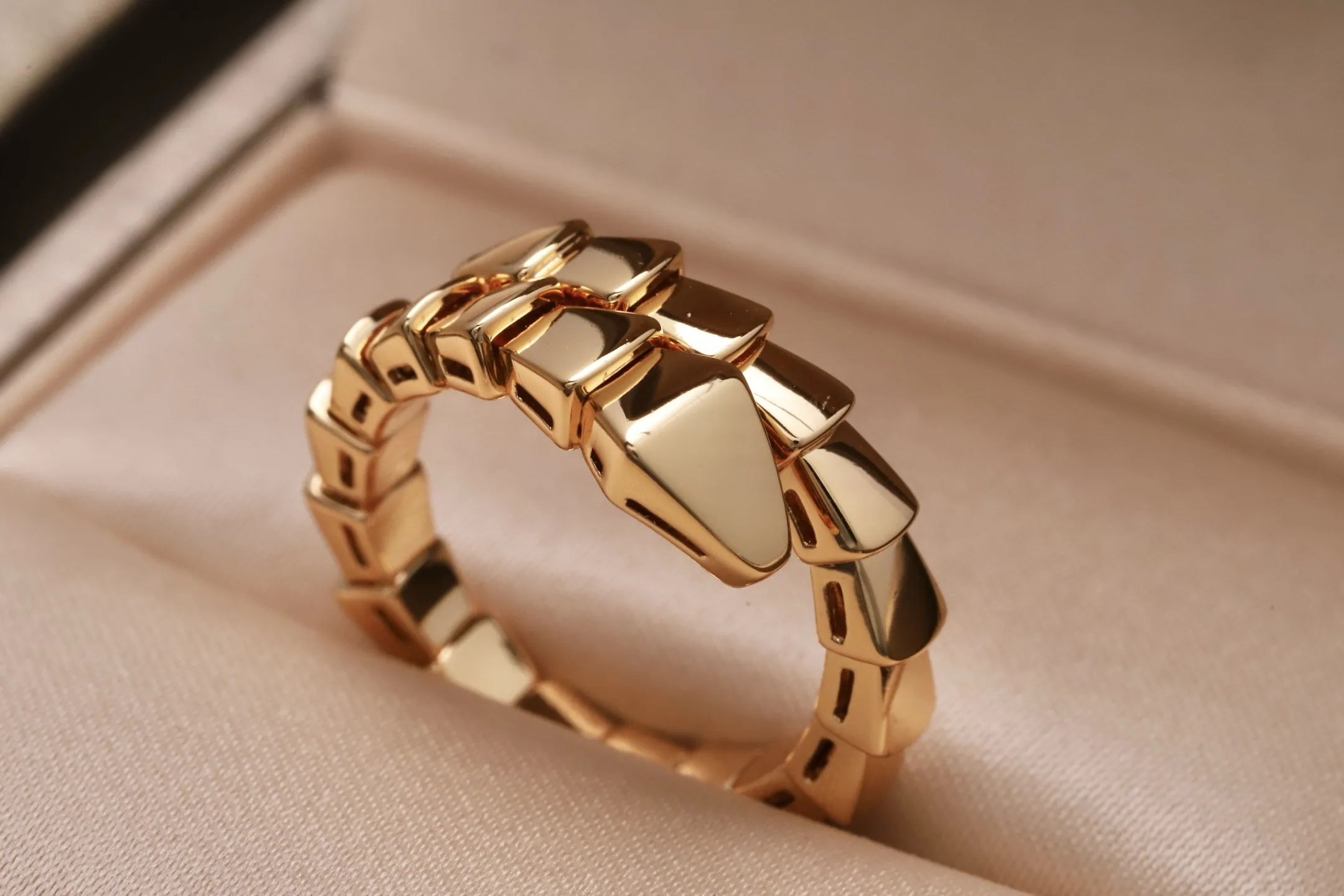Serpenti Viper Ring (Gold-Plated Brass) D16517131 — view 4