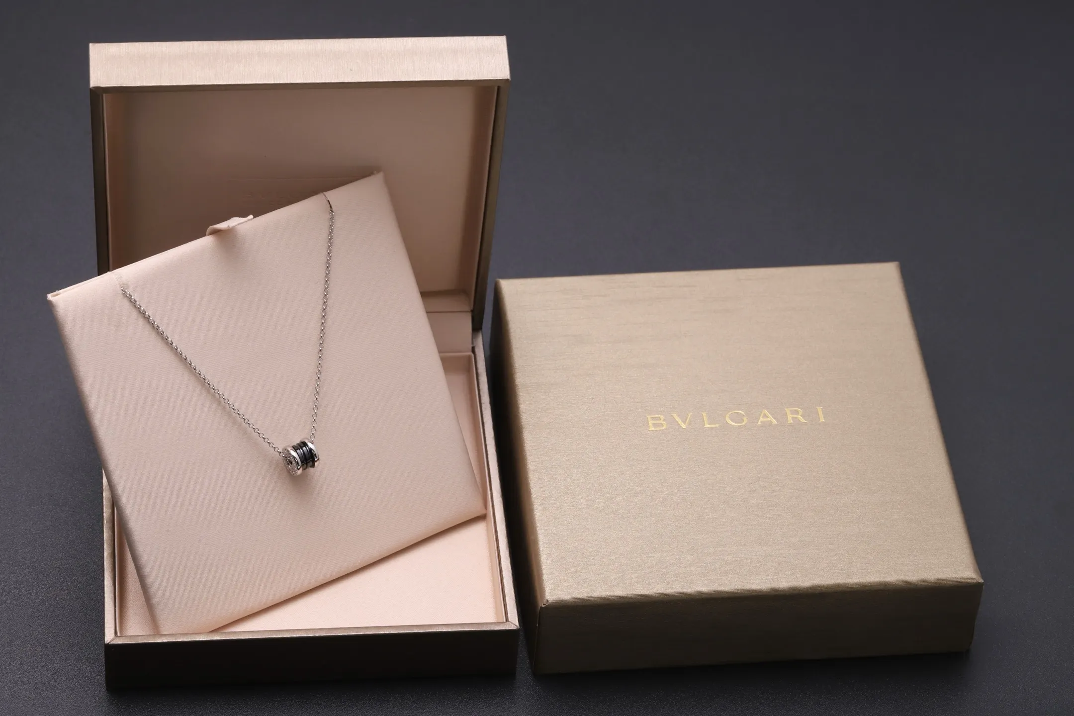 B.zero1 Ceramic Pendant Necklace (Sterling Silver) D26016972 — view 2